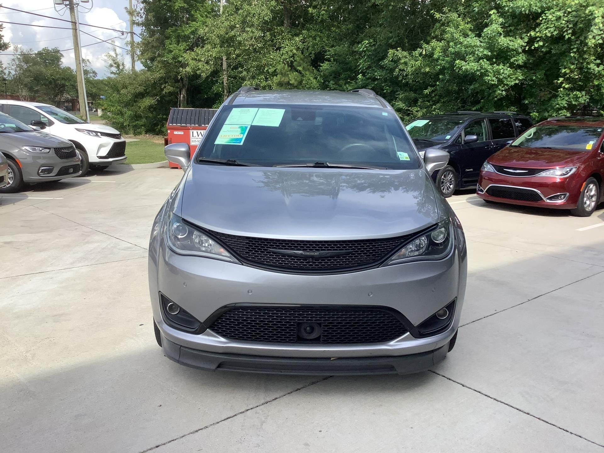 Used 2020 Chrysler Pacifica Touring L with VIN 2C4RC1BG0LR105811 for sale in Louisville, KY