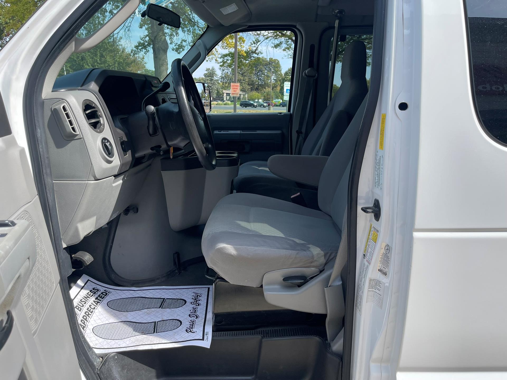 PRE OWNED 2010 Ford Econoline Wagon E350 Super Duty XL
