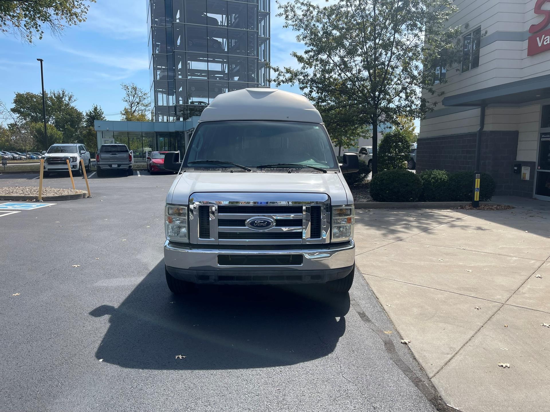 PRE OWNED 2010 Ford Econoline Wagon E350 Super Duty XL