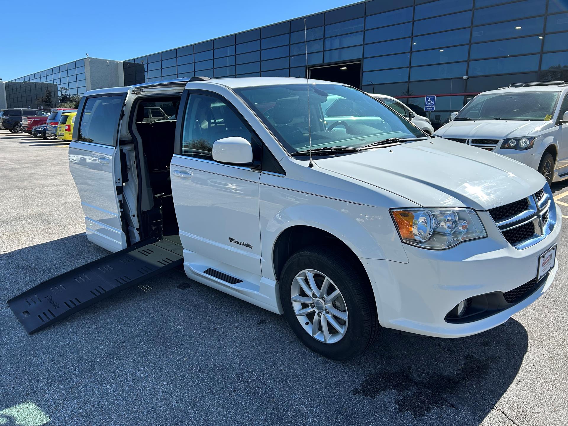 PRE OWNED 2019 Dodge Grand Caravan SXT