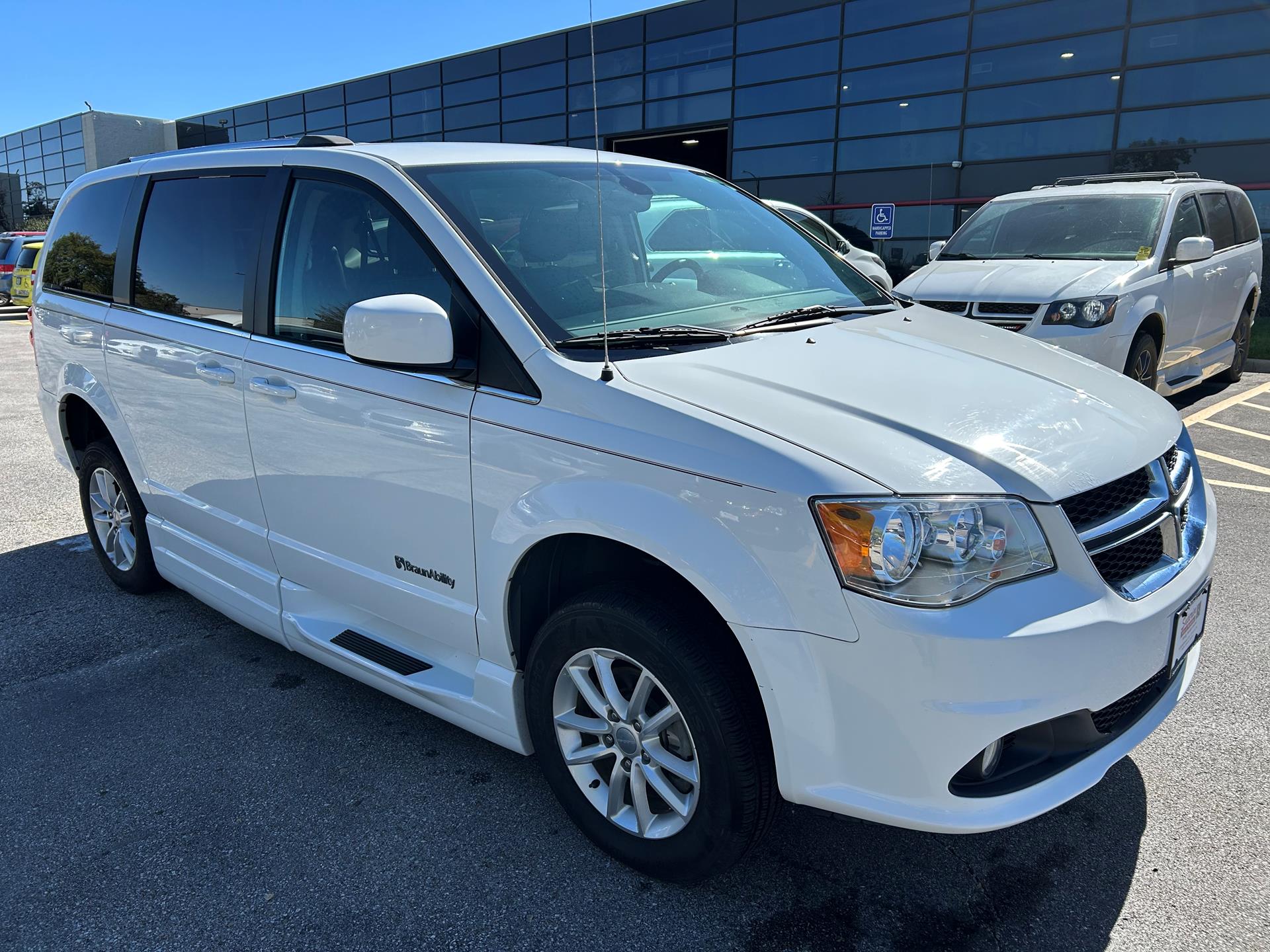 PRE OWNED 2019 Dodge Grand Caravan SXT