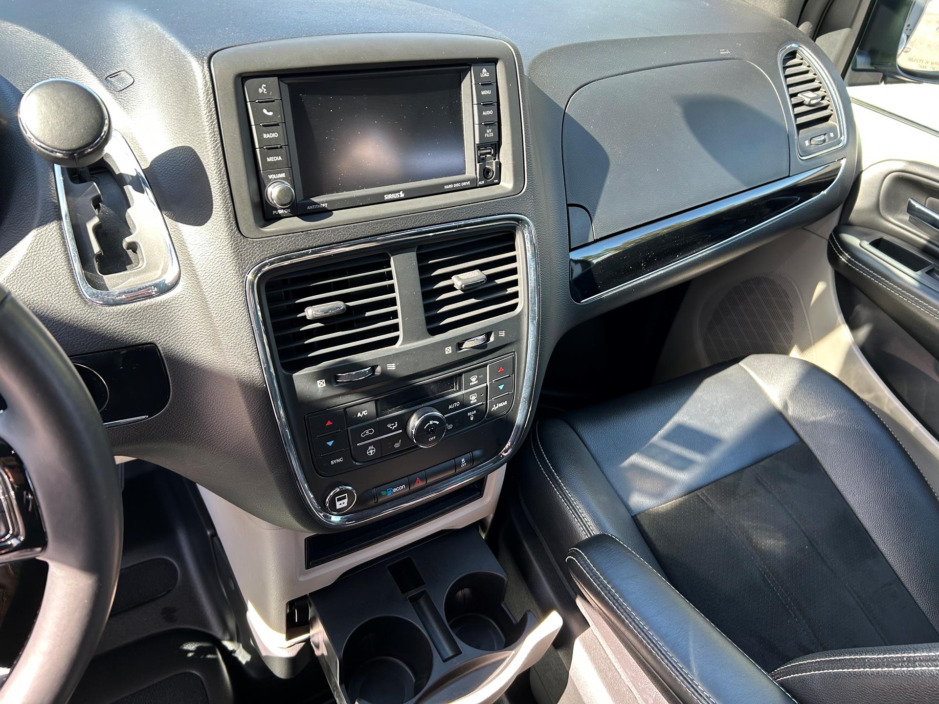 PRE OWNED 2019 Dodge Grand Caravan SXT