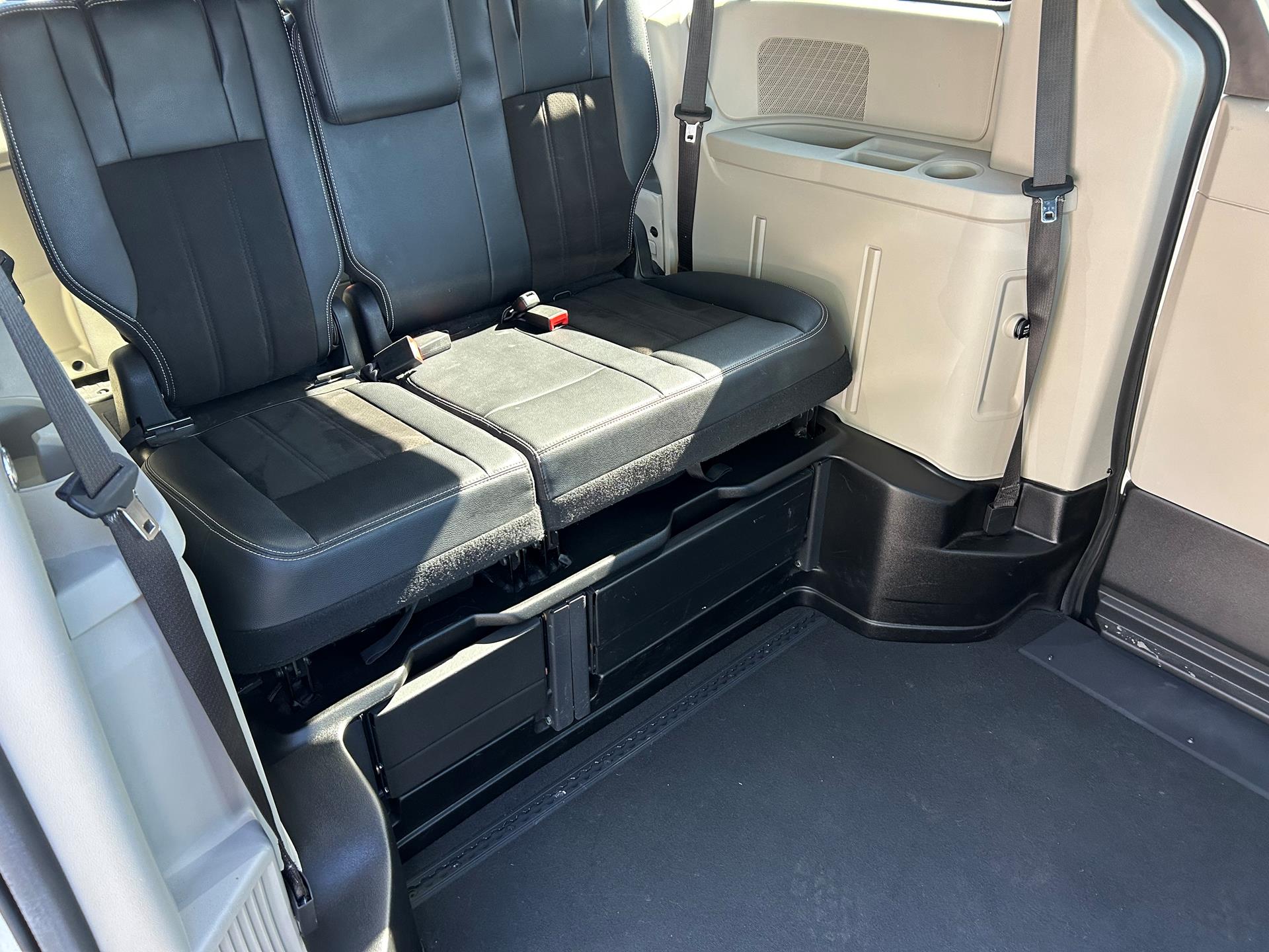 PRE OWNED 2019 Dodge Grand Caravan SXT