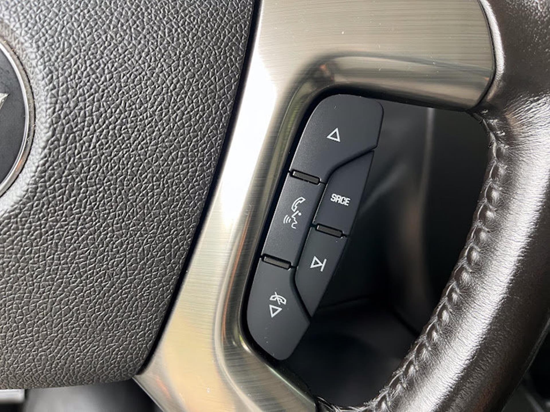 2018 Chevrolet Express Passenger LT - Photo 15