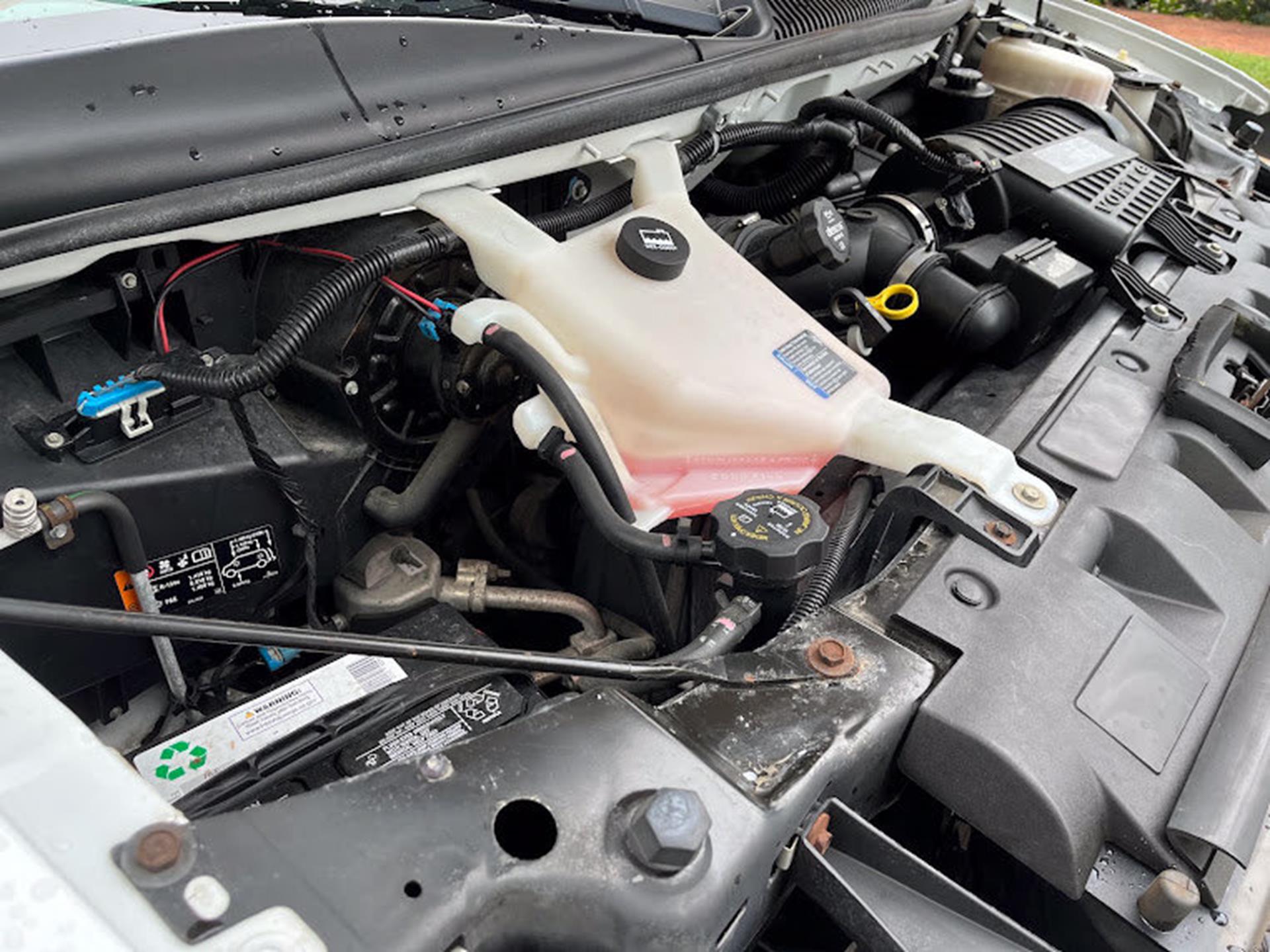 2018 Chevrolet Express Passenger LT - Photo 30