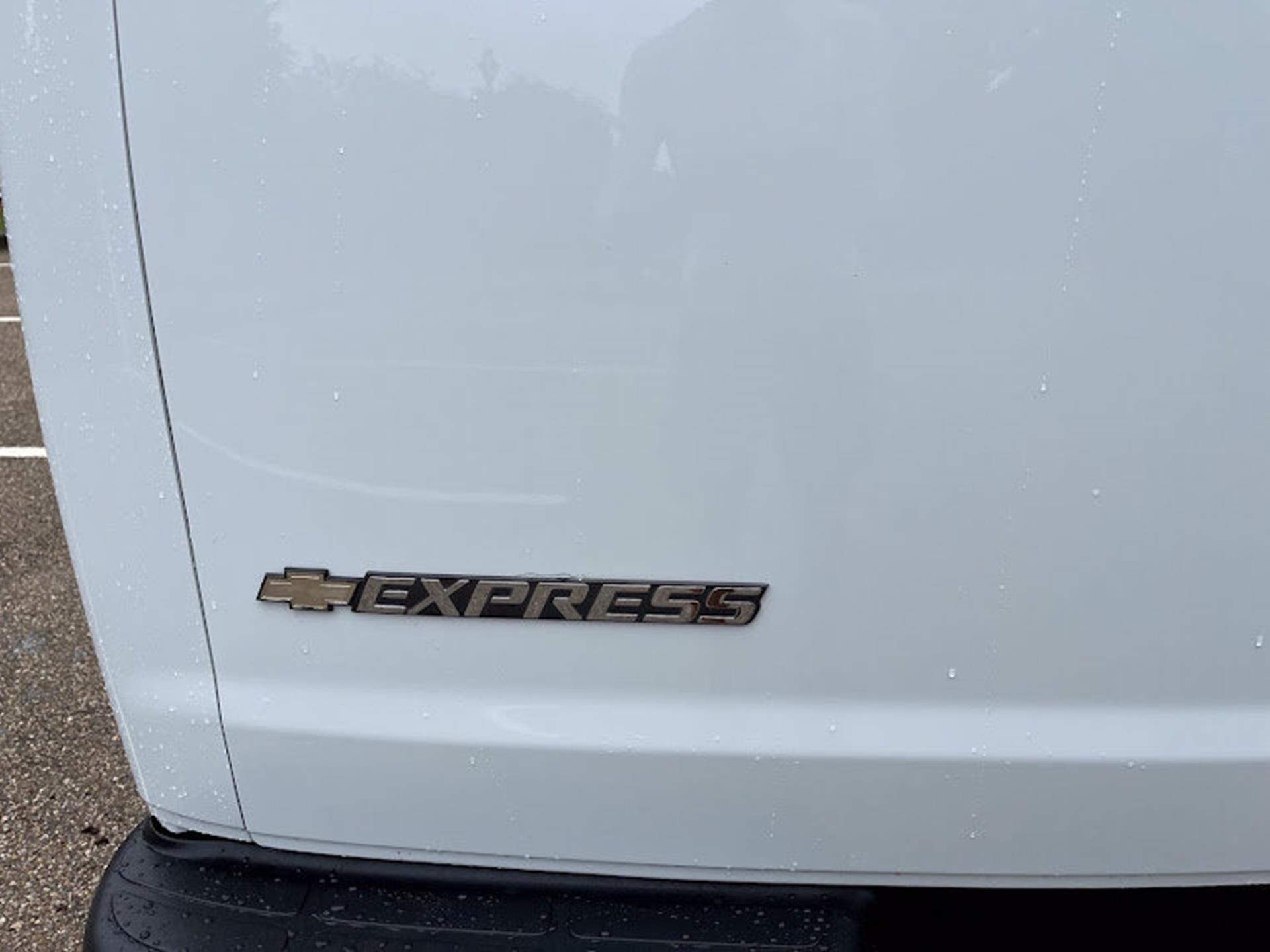 2018 Chevrolet Express Passenger LT - Photo 44