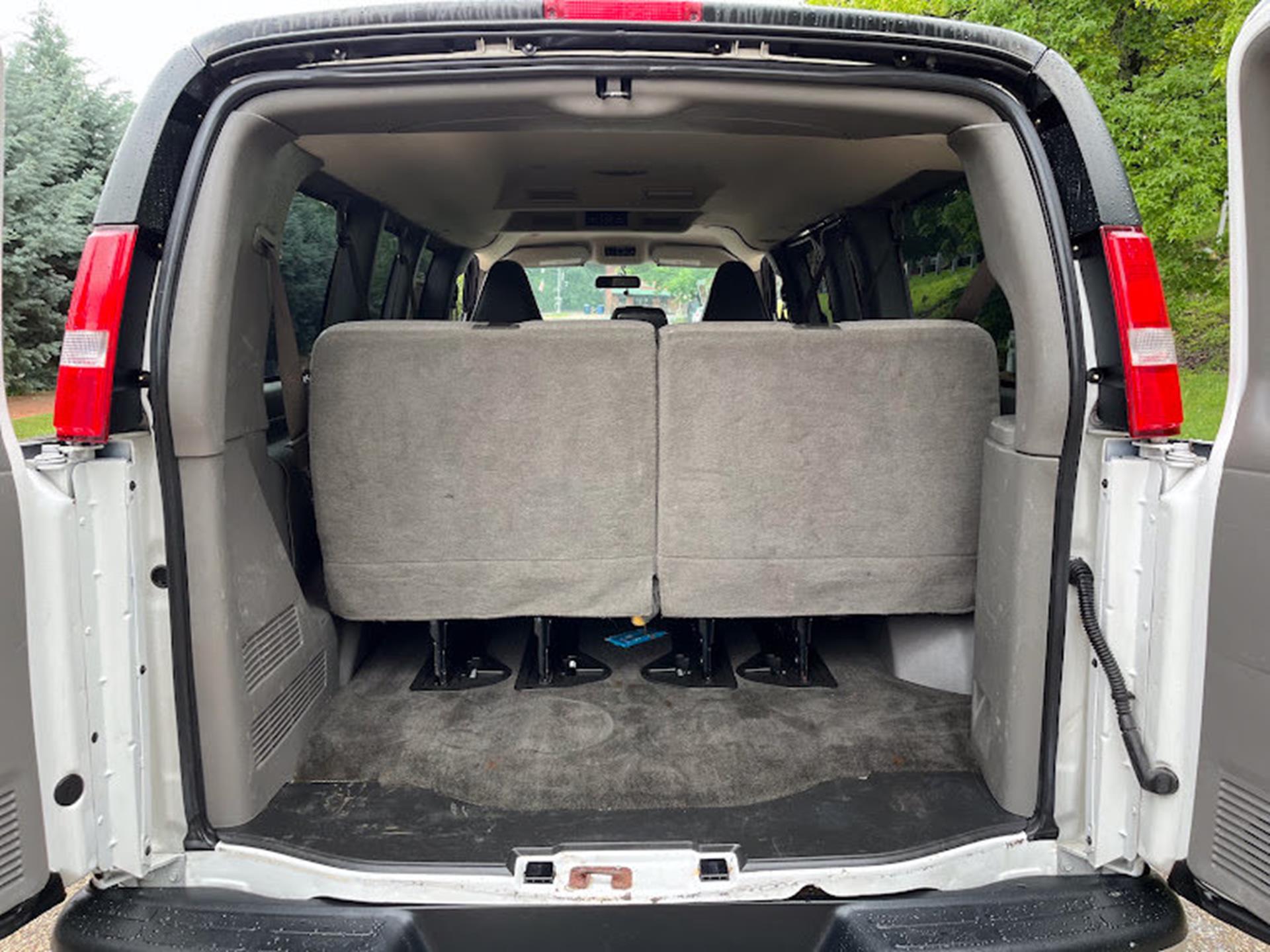 2018 Chevrolet Express Passenger LT - Photo 45