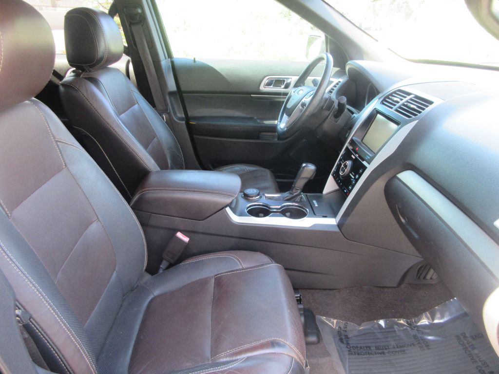 Car Image 15