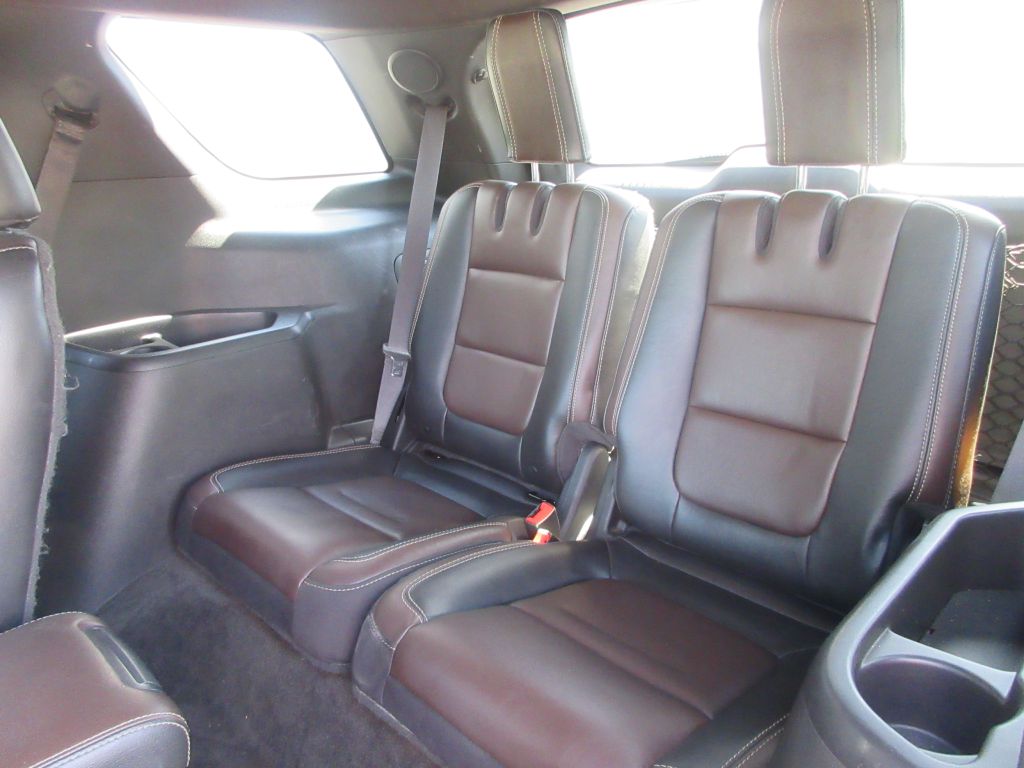 Car Image 16