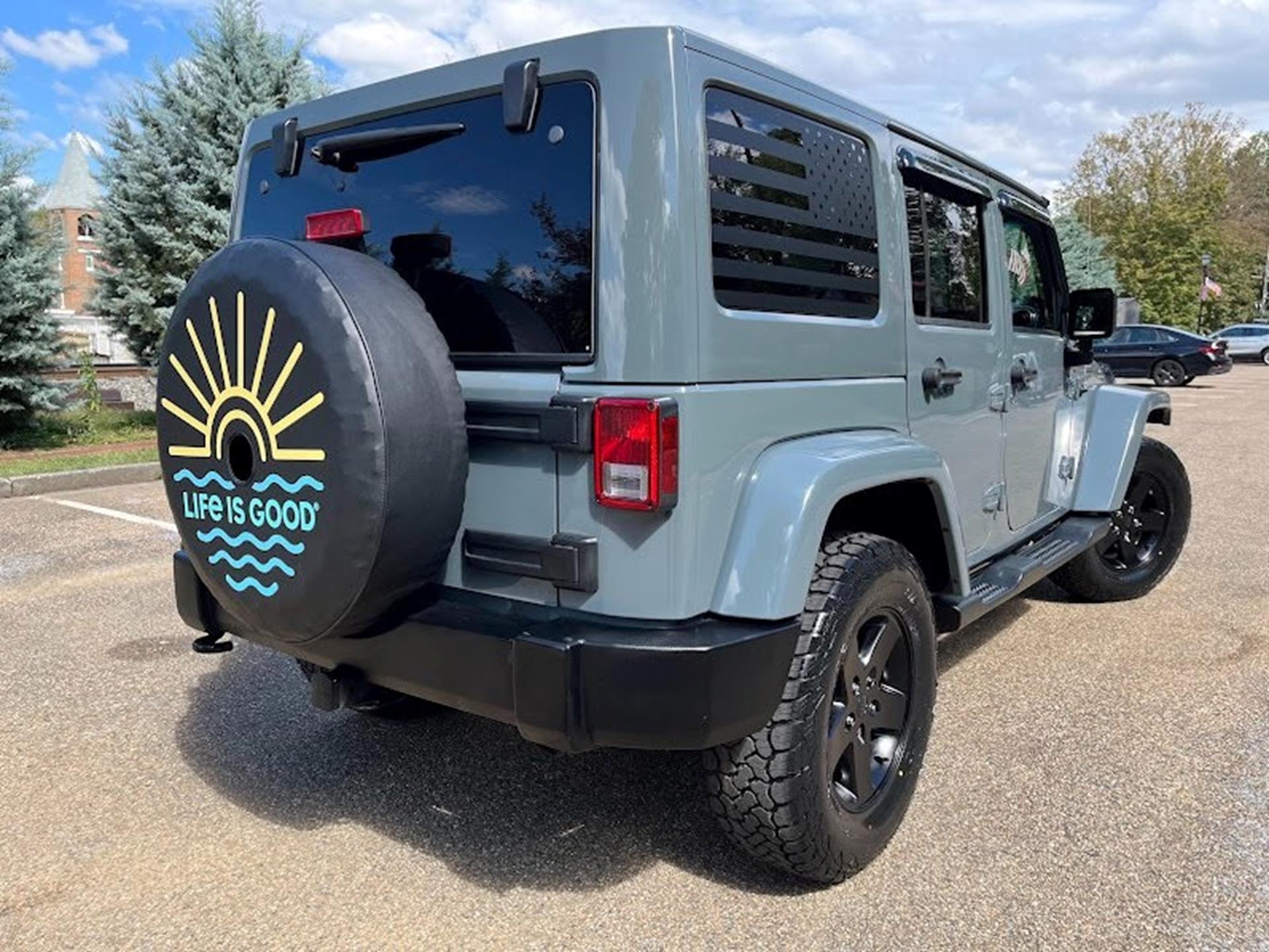 2014 Jeep Wrangler Unlimited Sahara photo 4