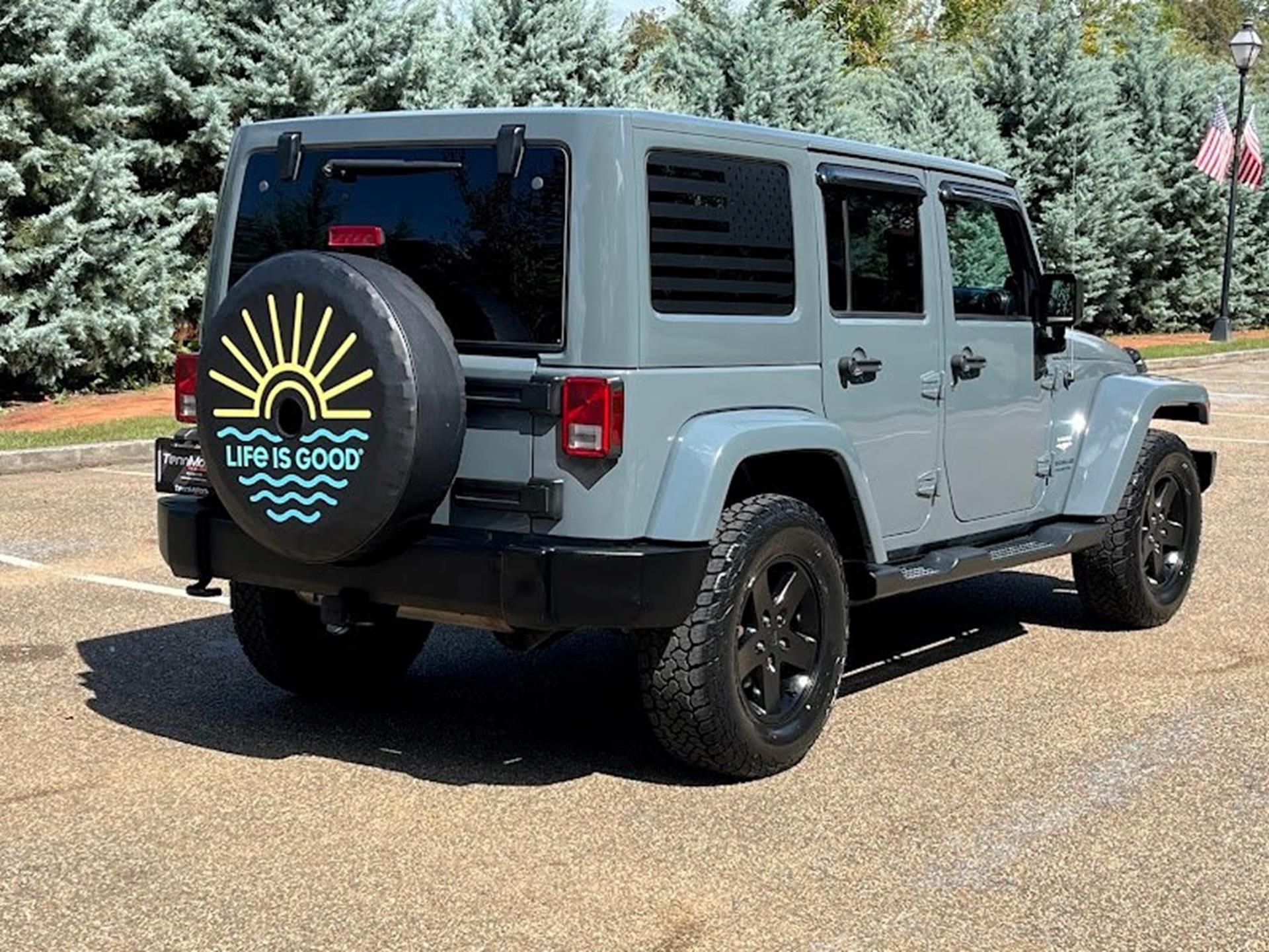 2014 Jeep Wrangler Unlimited Sahara photo 18