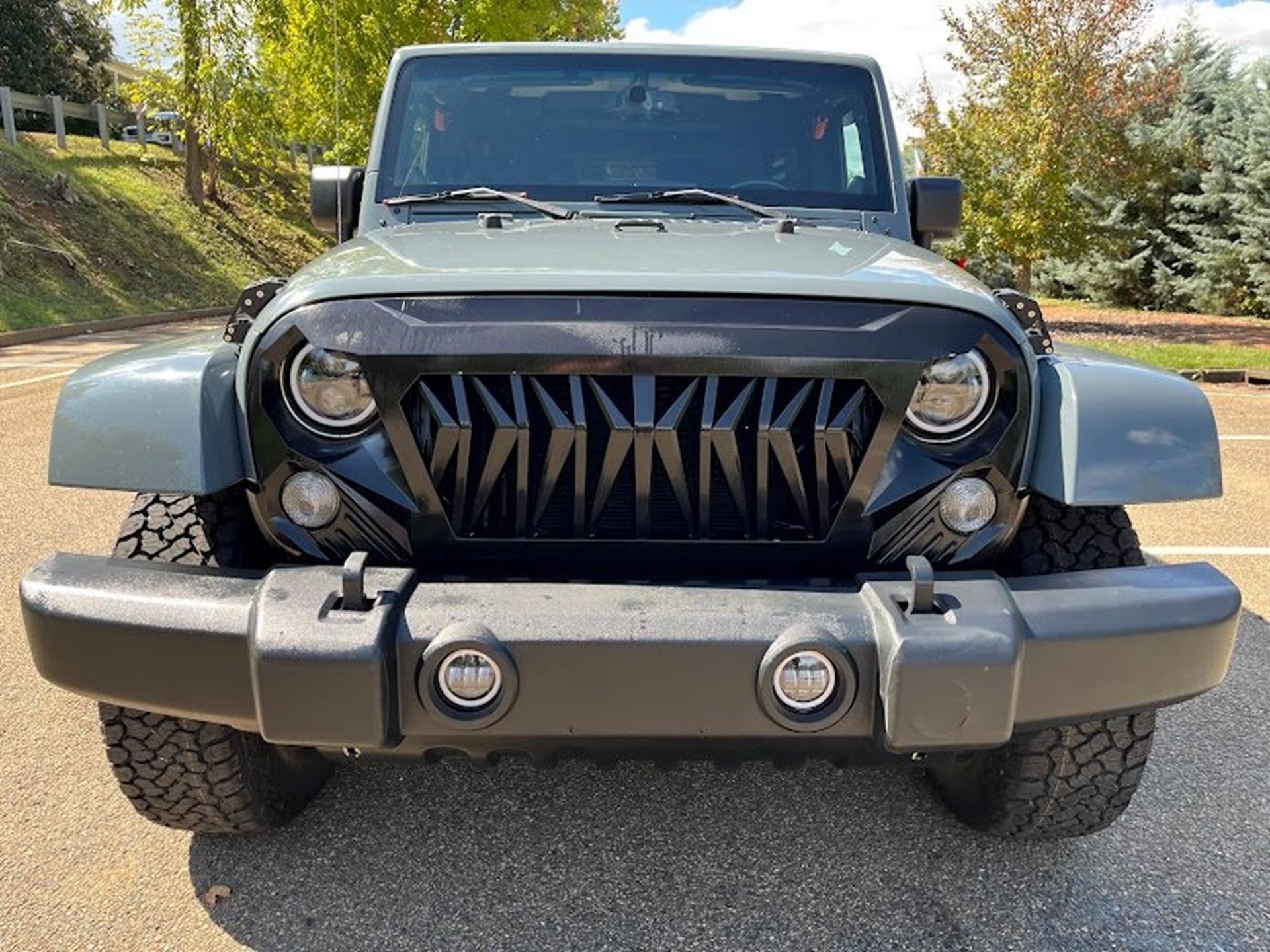 2014 Jeep Wrangler Unlimited Sahara photo 26