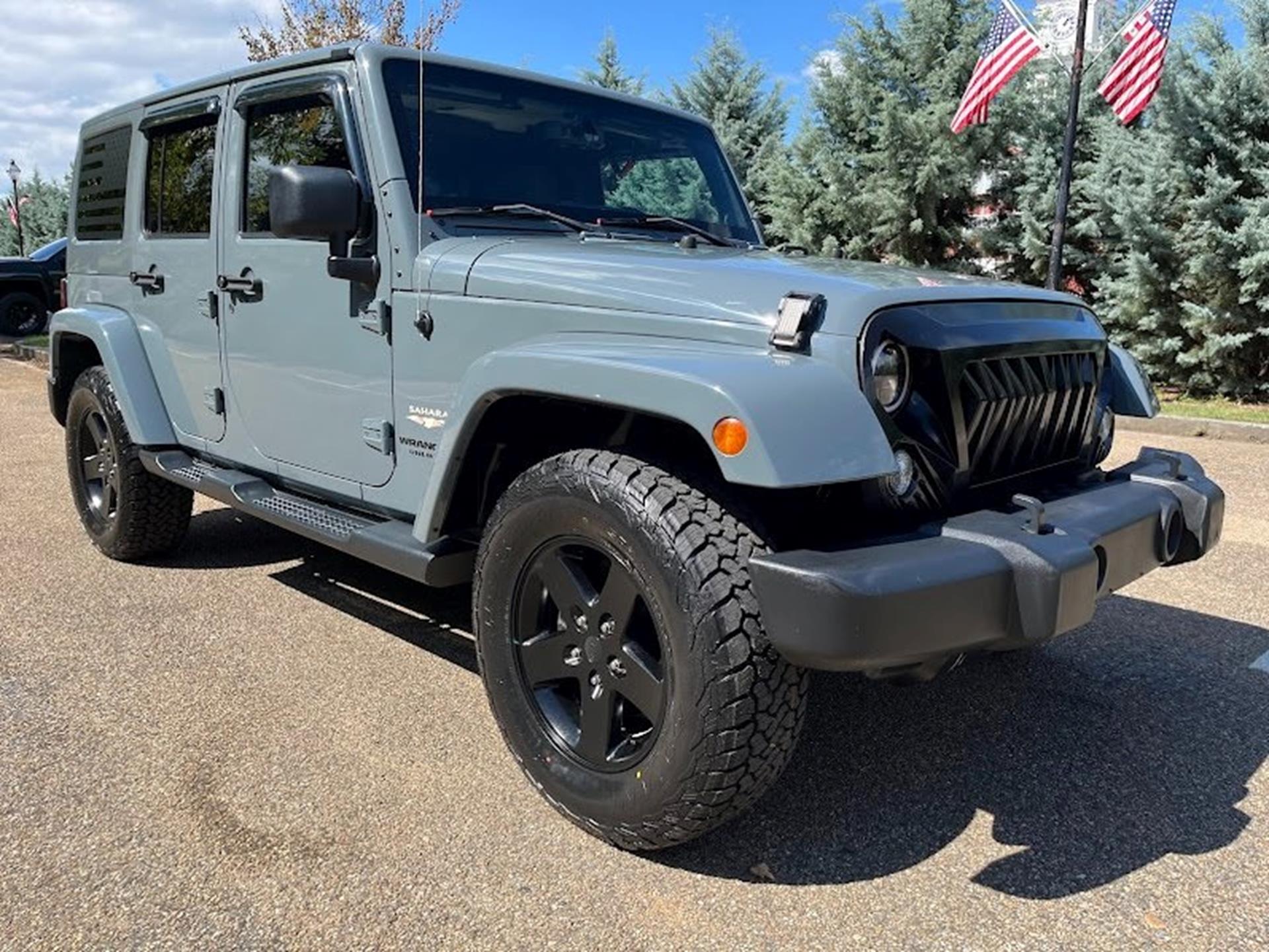 2014 Jeep Wrangler Unlimited Sahara photo 28