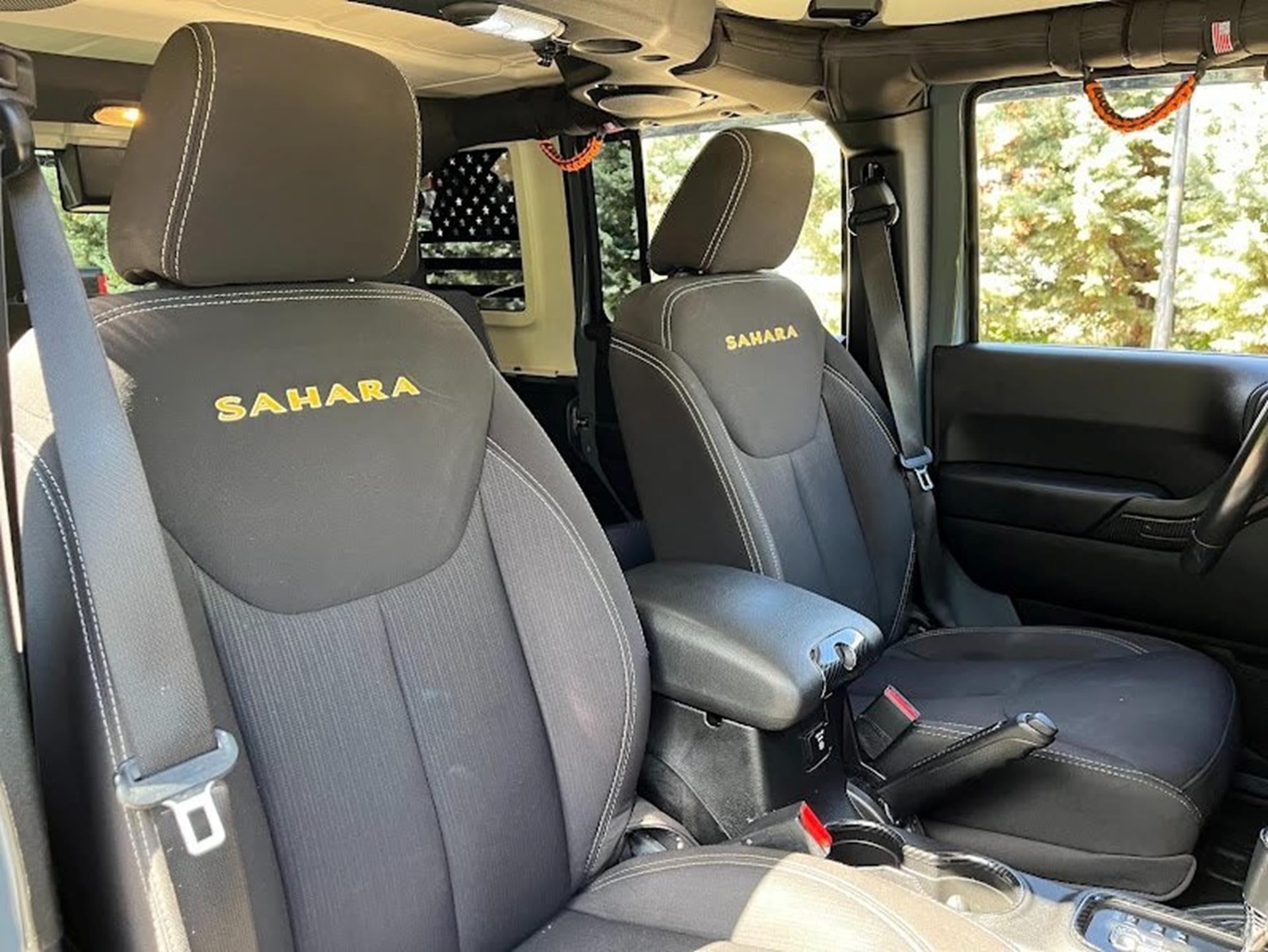 2014 Jeep Wrangler Unlimited Sahara photo 32