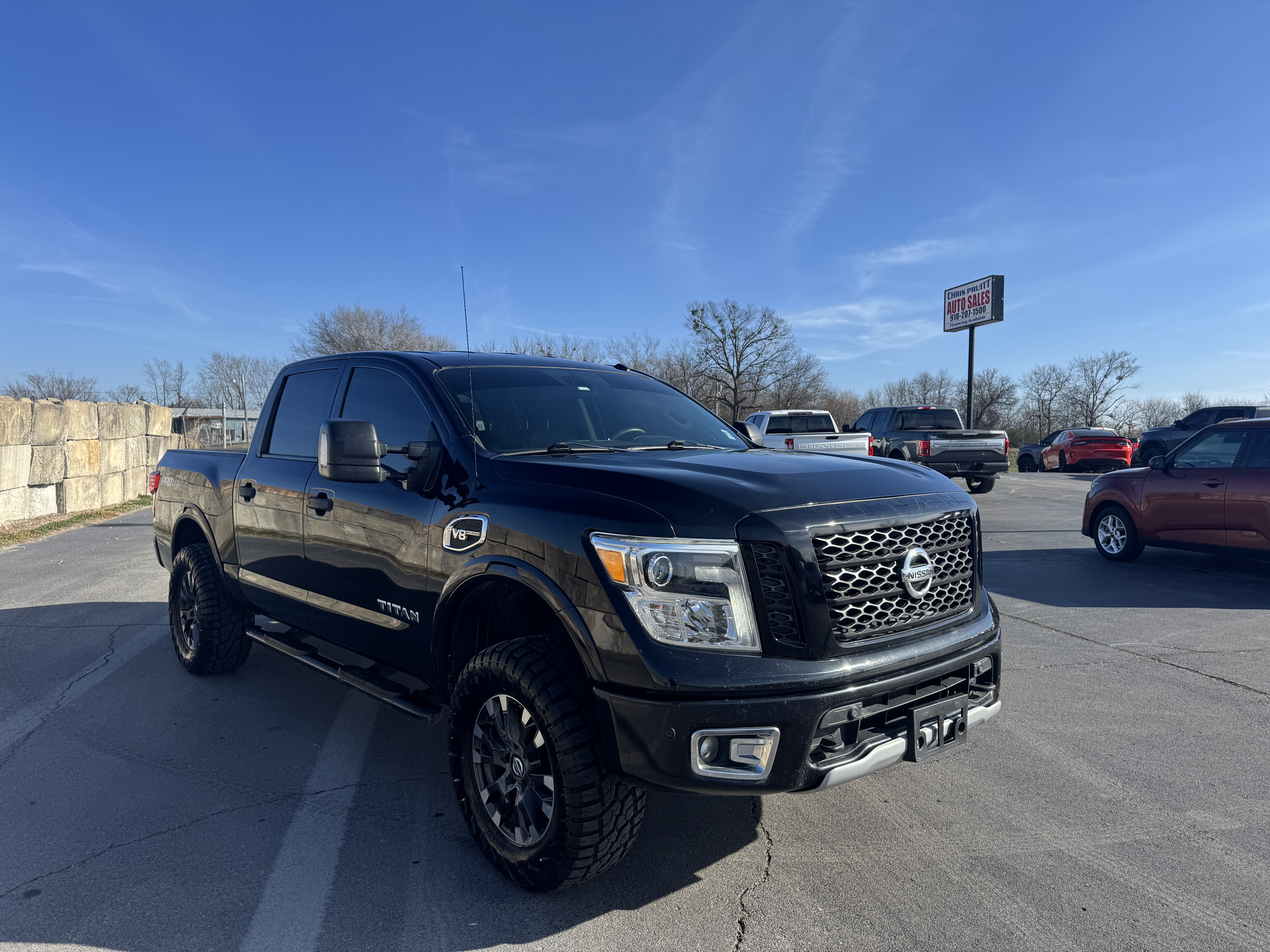 2017 Nissan Titan PRO-4X Crew Cab 4WD