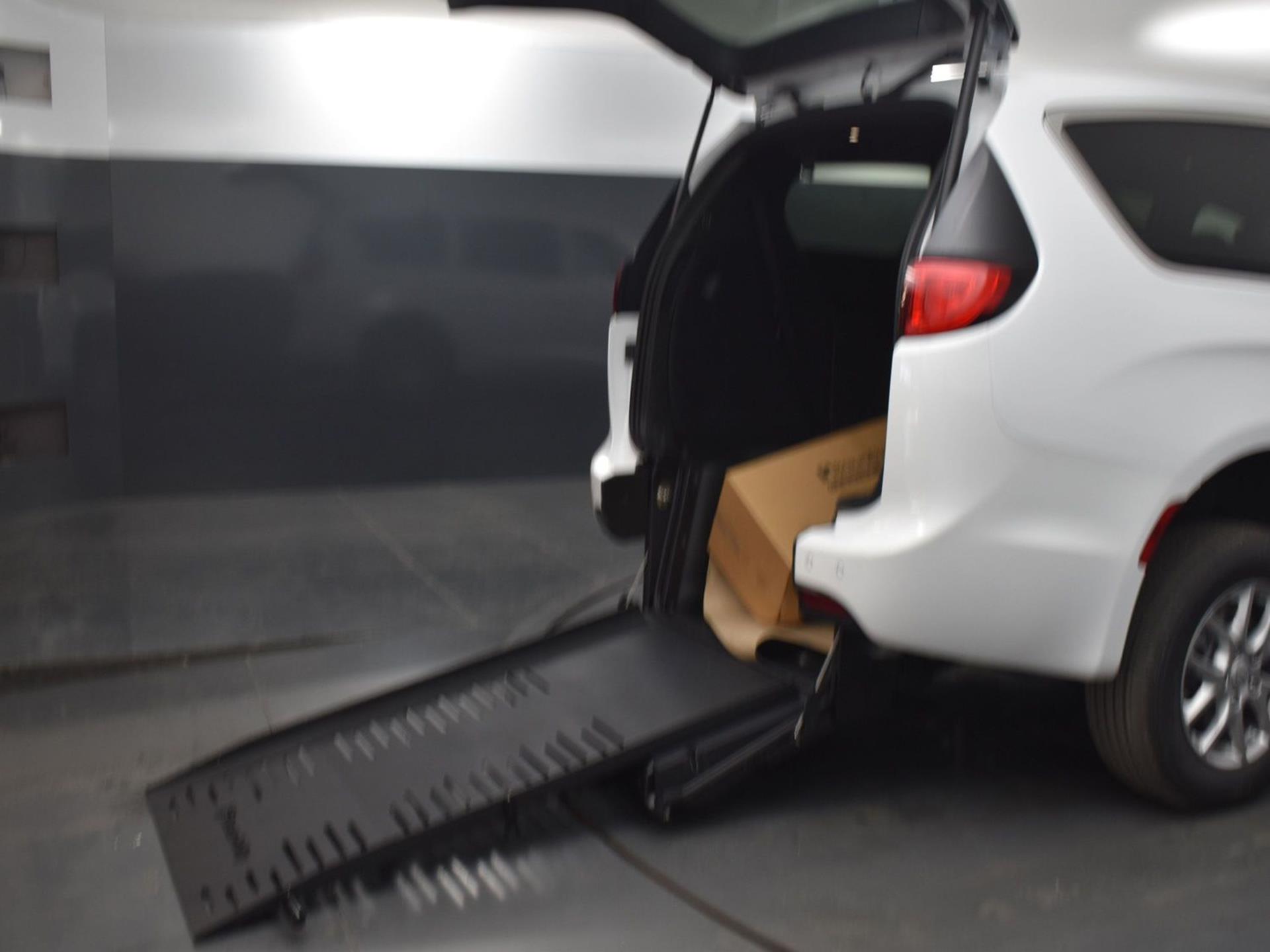 2025 Chrysler Voyager LX's photo