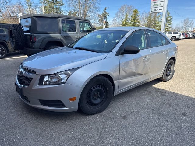 2013 Chevrolet Cruze LS Sedan FWD