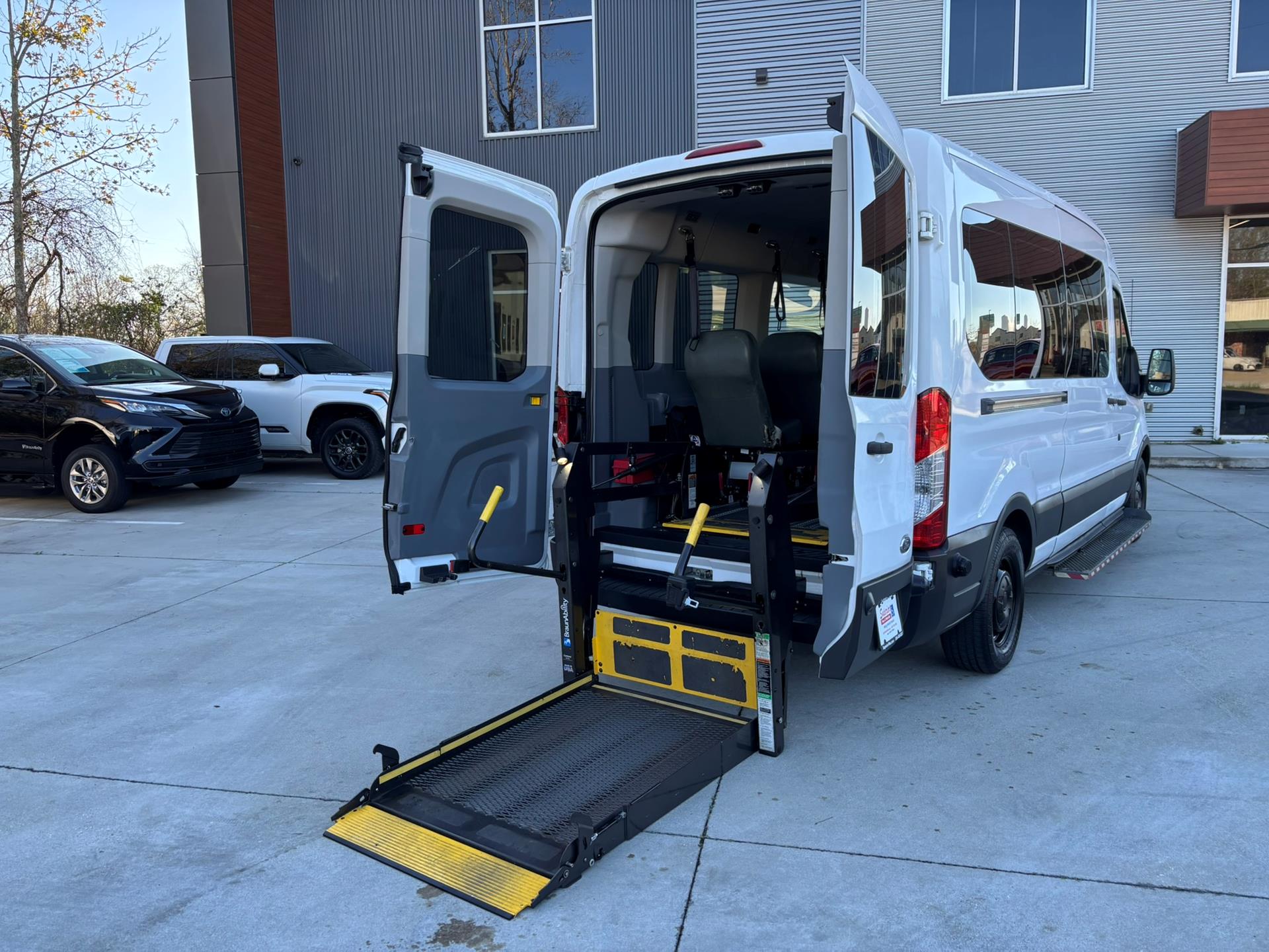 2016 Ford Transit XL's photo