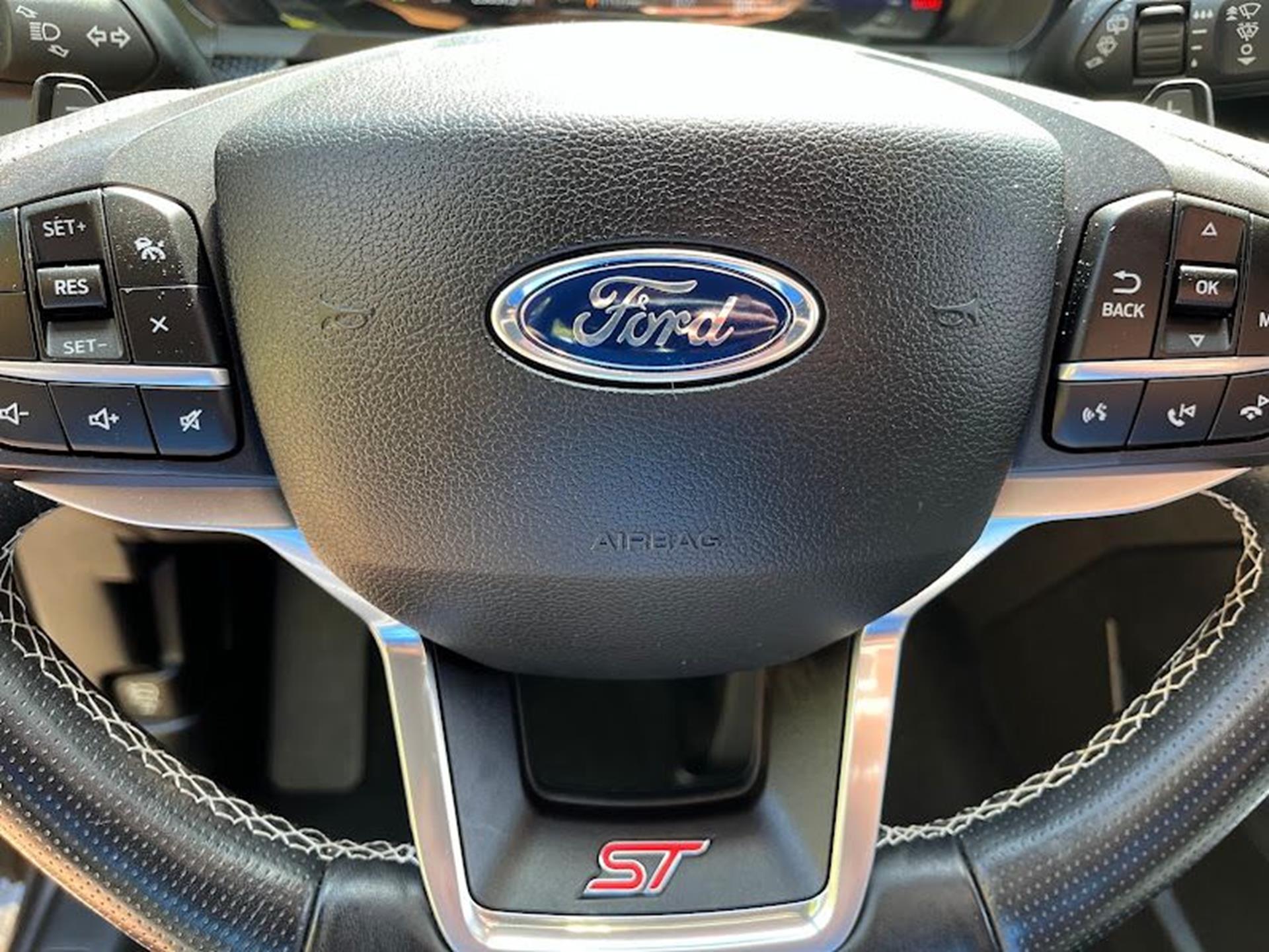 2020 Ford Explorer ST - Photo 14