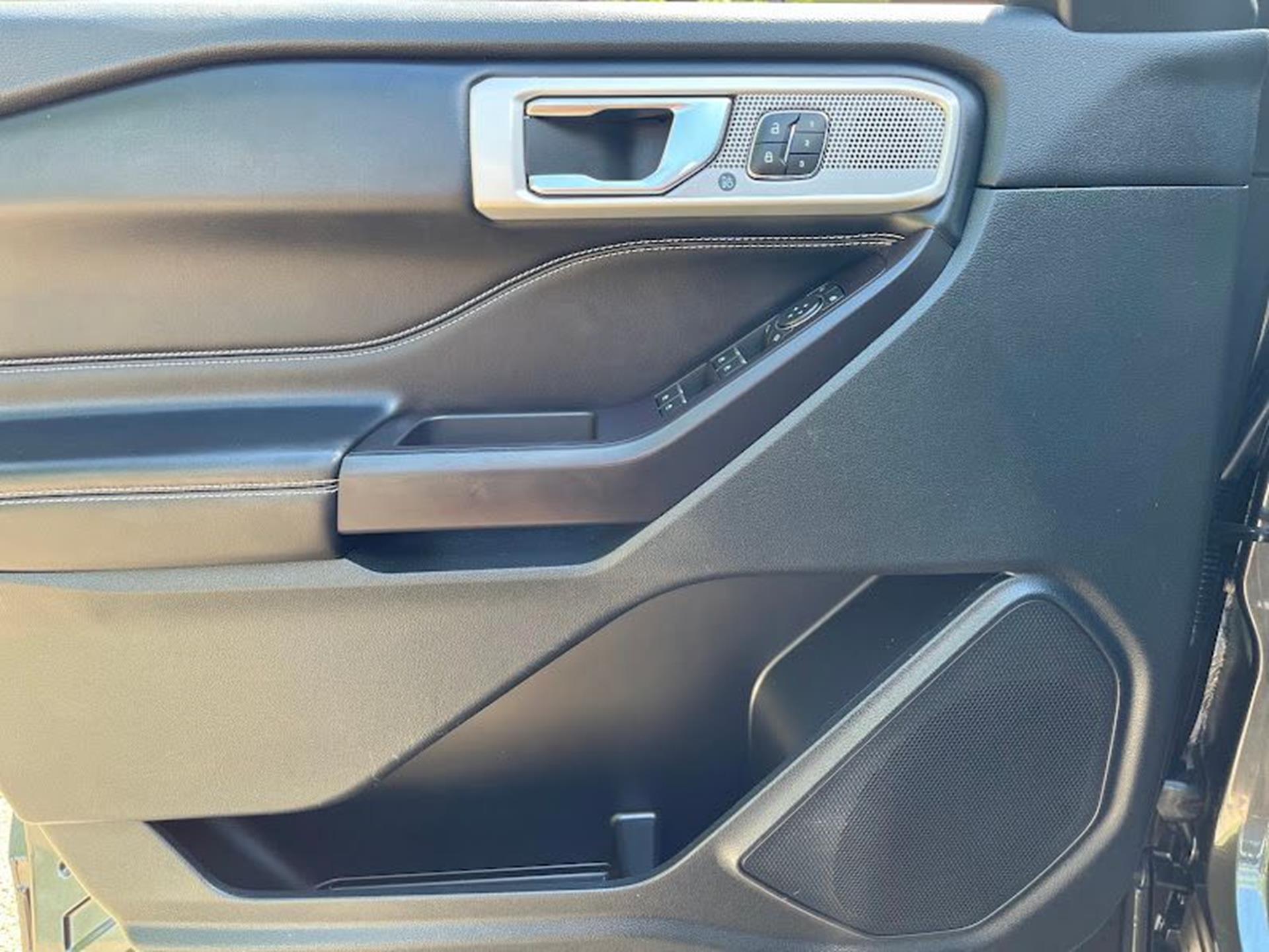 2020 Ford Explorer ST - Photo 5