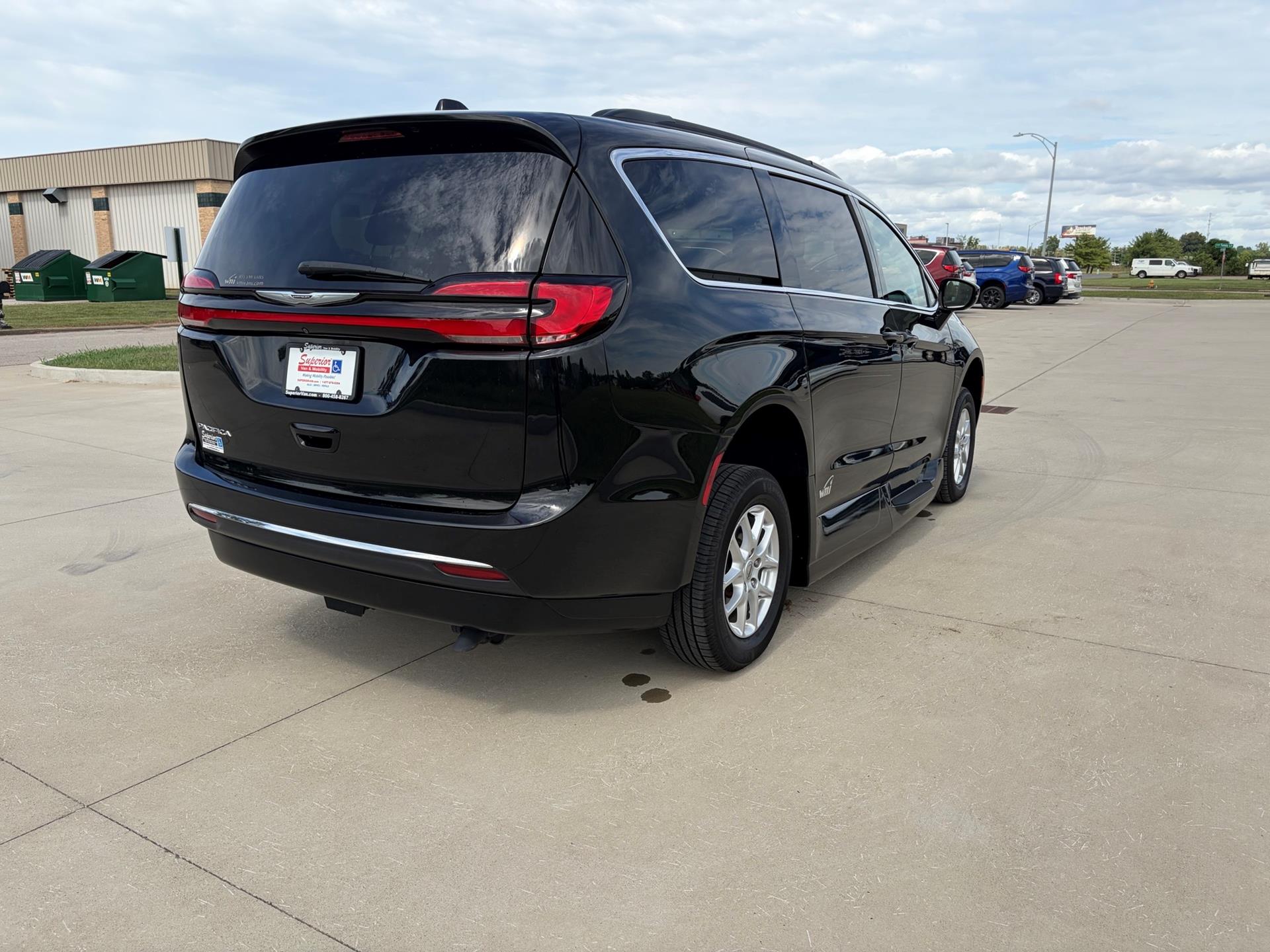 PRE OWNED 2022 Chrysler Pacifica Touring L