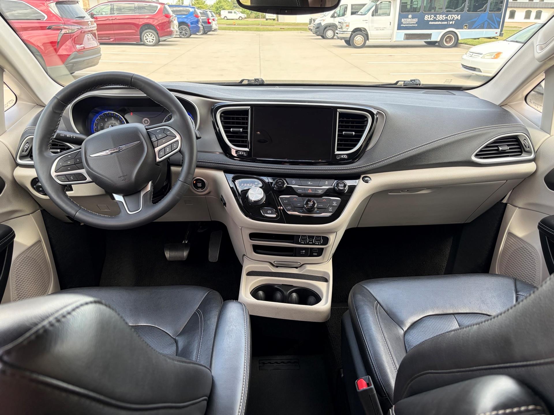 PRE OWNED 2022 Chrysler Pacifica Touring L
