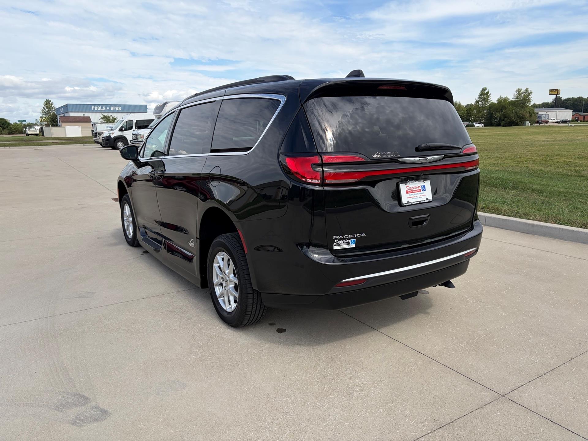 PRE OWNED 2022 Chrysler Pacifica Touring L