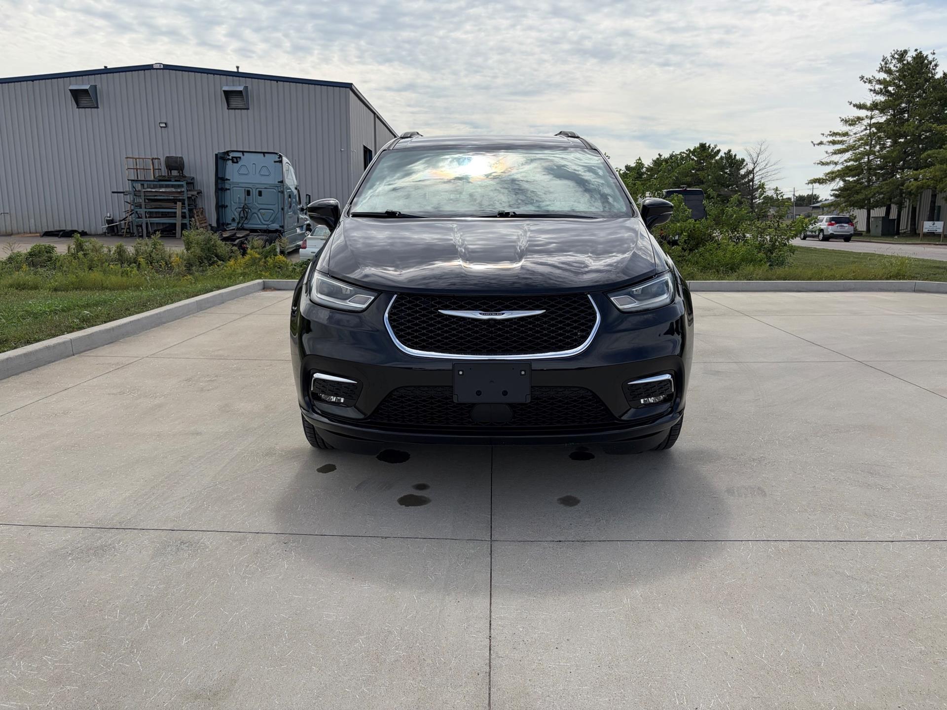 PRE OWNED 2022 Chrysler Pacifica Touring L