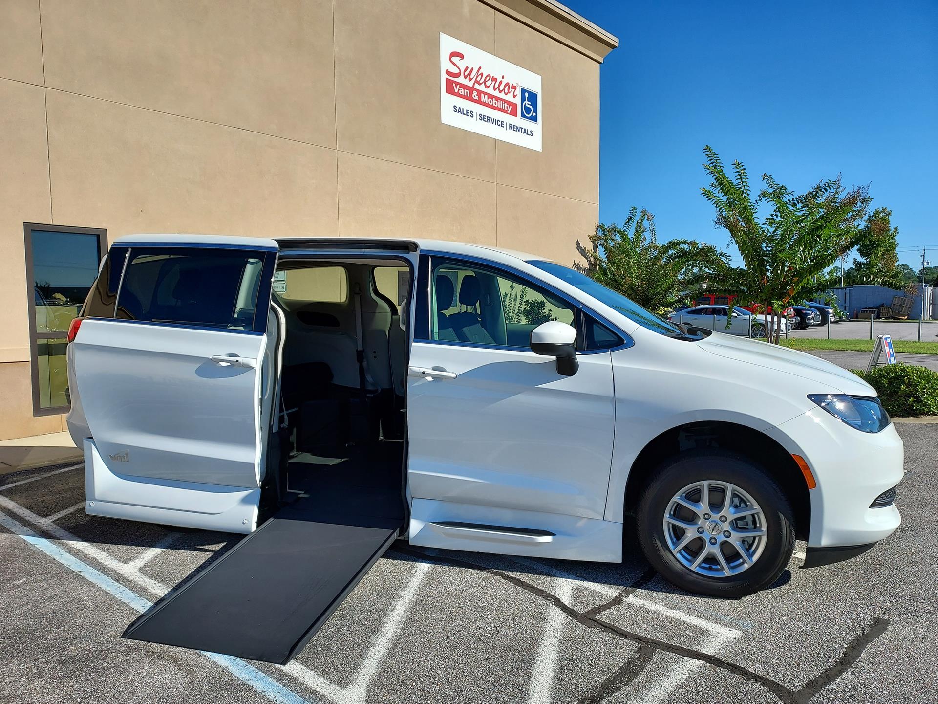 2022 Chrysler Voyager LX VMI - Pacifica/Voyager In-Floor's photo