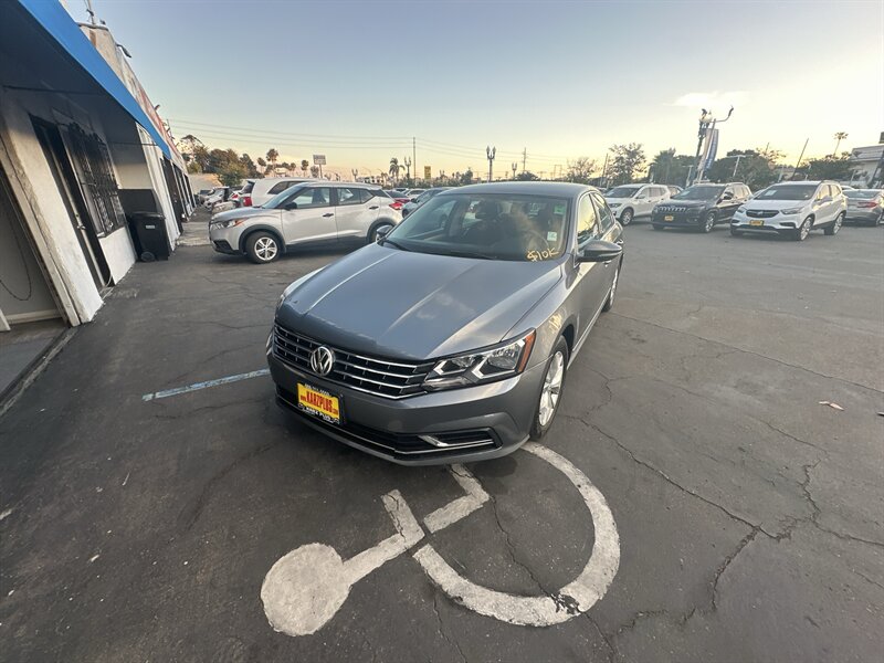 2016 Volkswagen Passat 1.8T S Auto PZEV's photo
