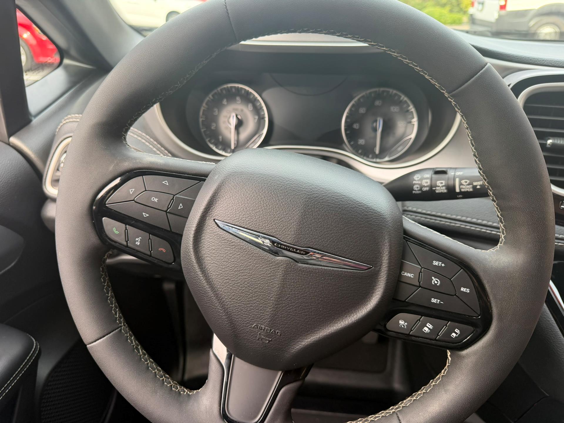 PRE OWNED 2023 Chrysler Pacifica Touring L