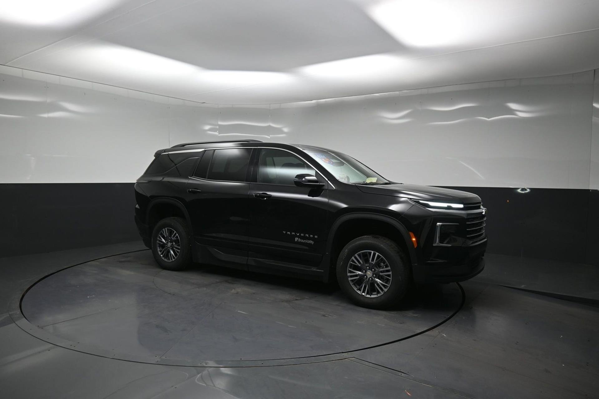 2026 Chevrolet Traverse LT - Photo 8