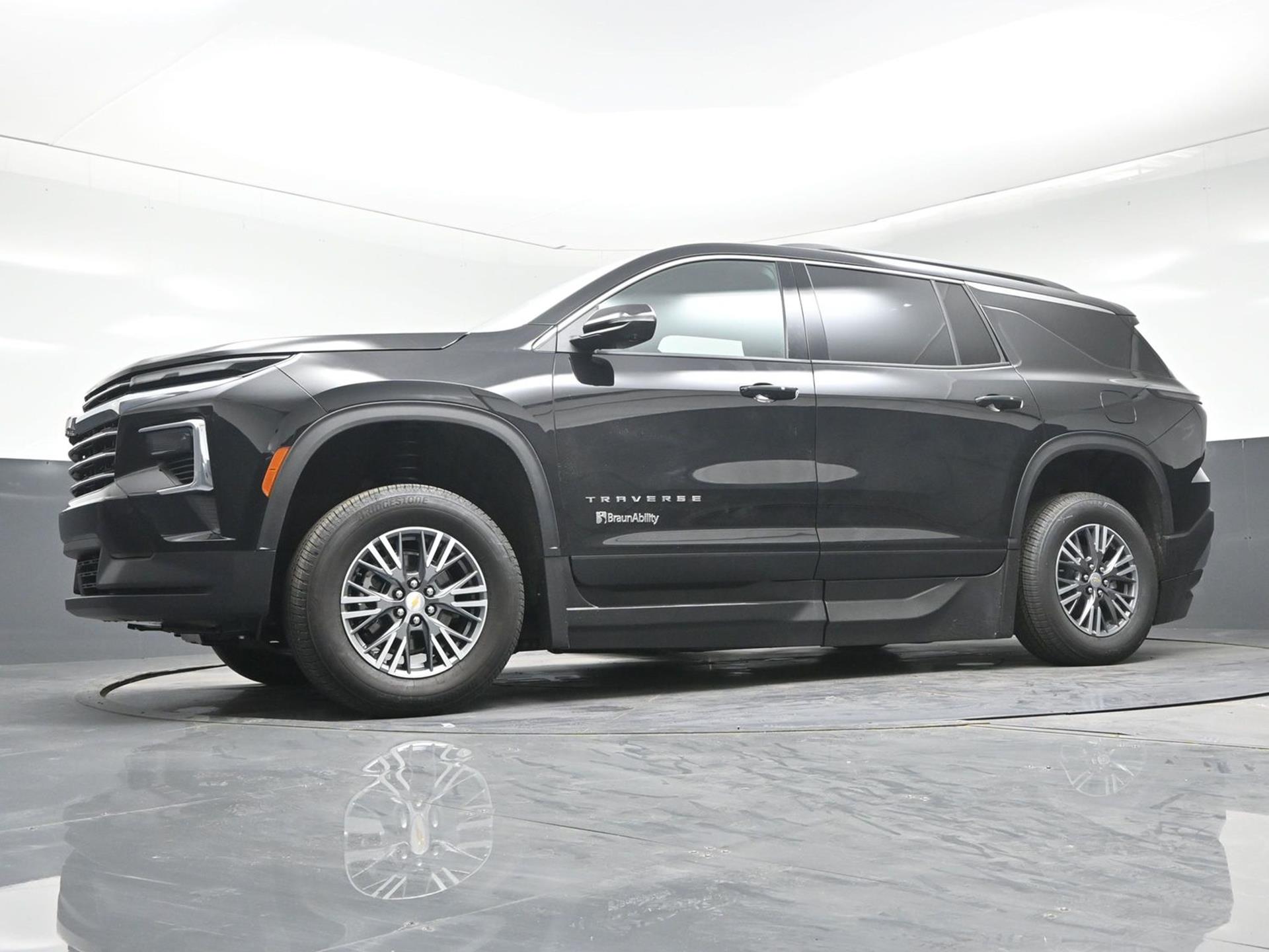 2026 Chevrolet Traverse LT - Photo 11