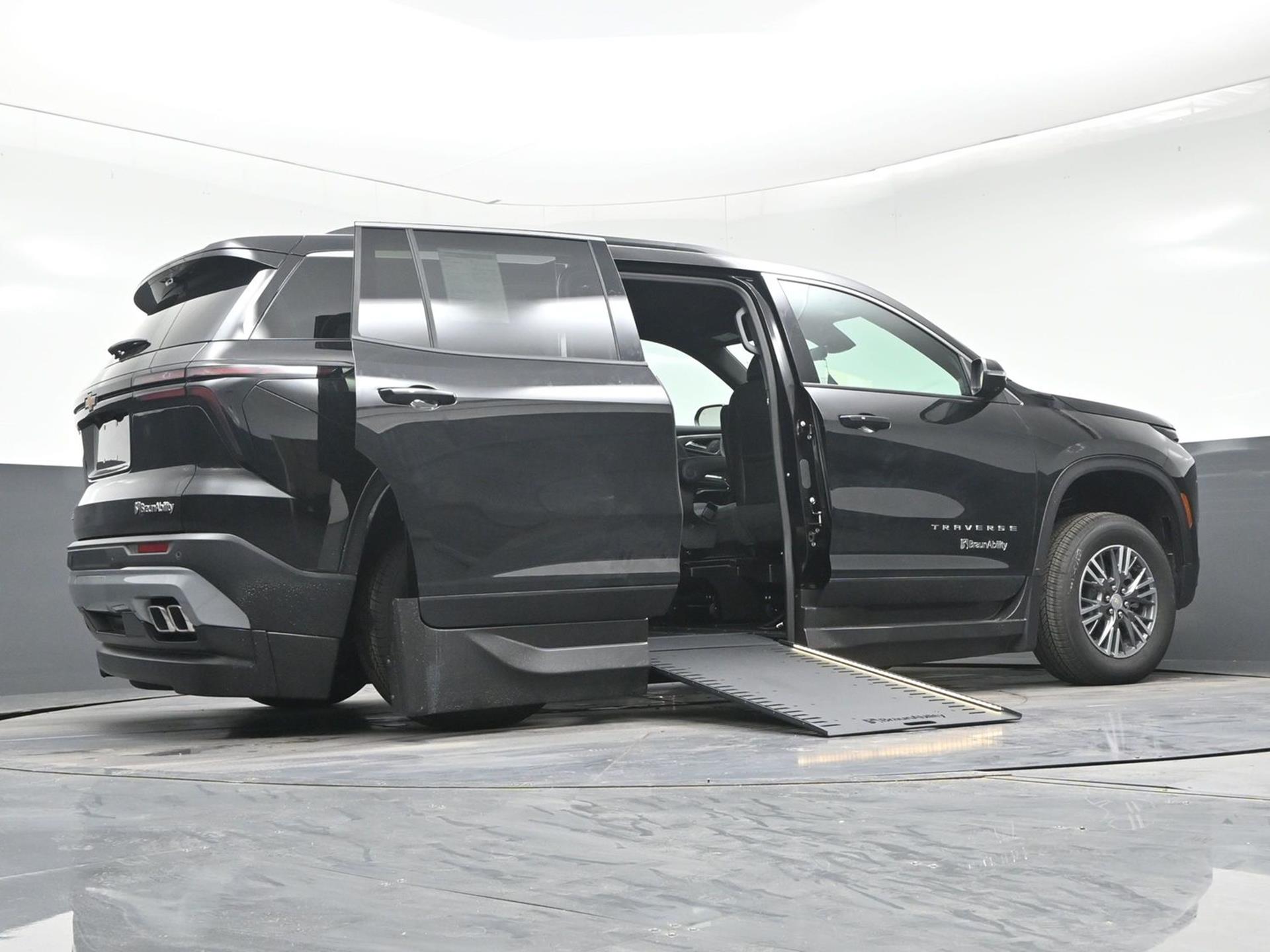 2026 Chevrolet Traverse LT - Photo 13