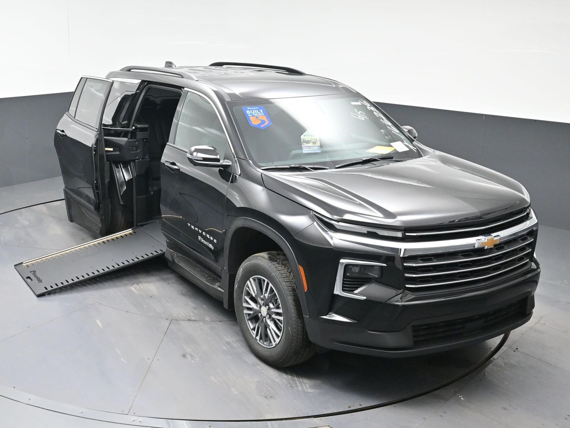 2026 Chevrolet Traverse LT - Photo 14