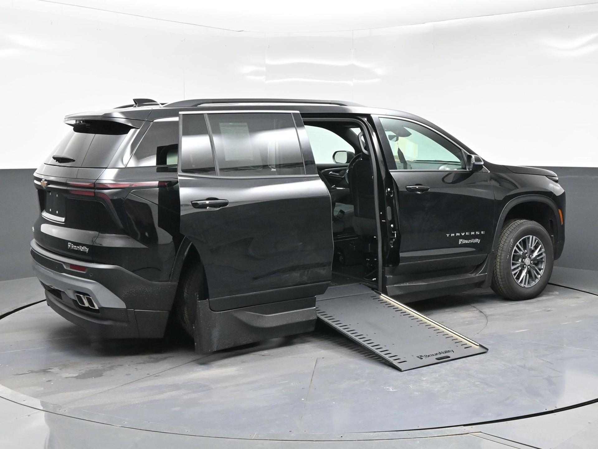 2026 Chevrolet Traverse LT - Photo 21