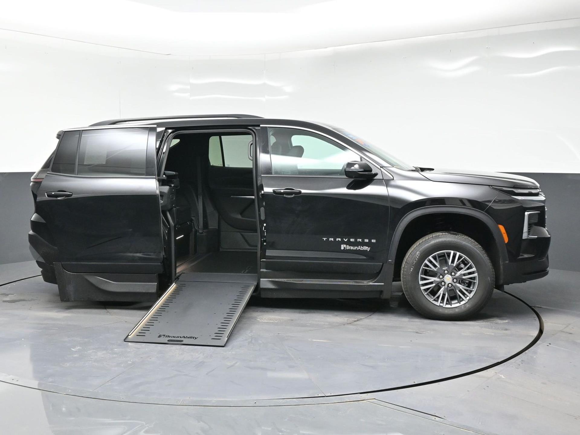 2026 Chevrolet Traverse LT - Photo 22