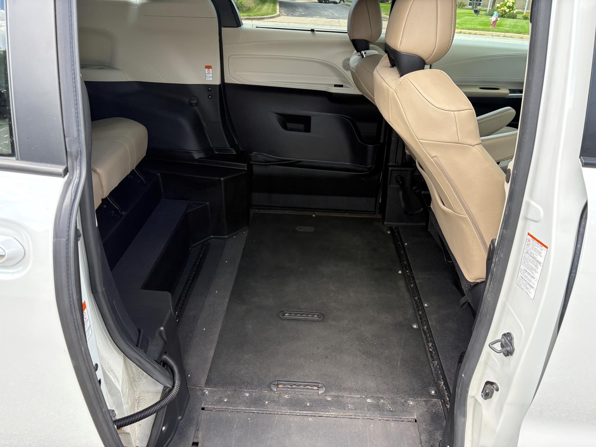 PRE OWNED 2022 Toyota Sienna XLE AWD