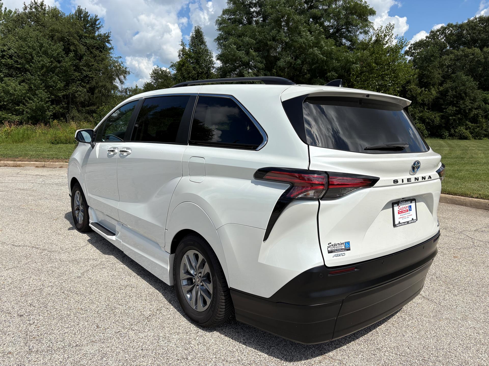 PRE OWNED 2022 Toyota Sienna XLE AWD