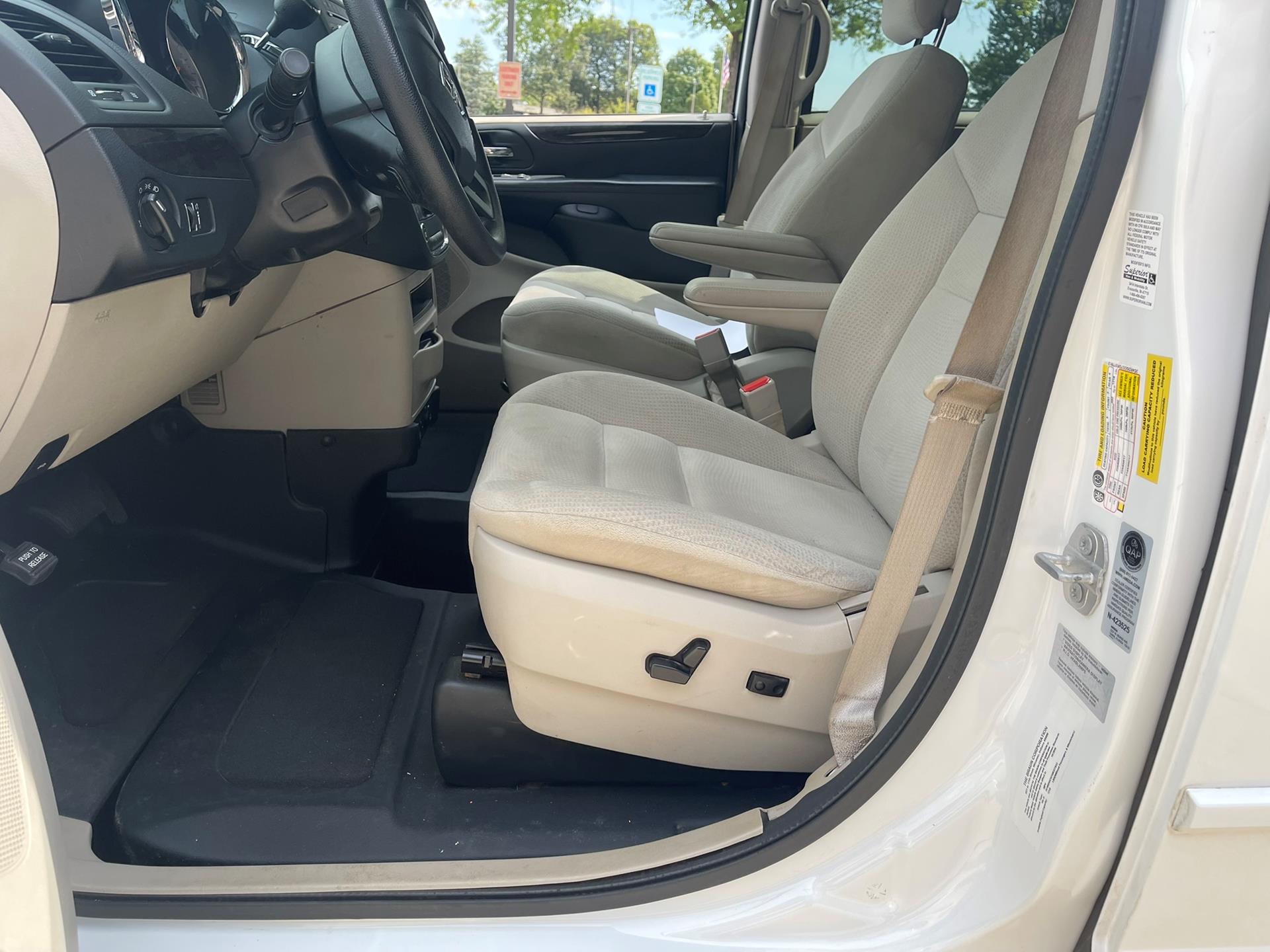 PRE OWNED 2016 Dodge Grand Caravan SXT