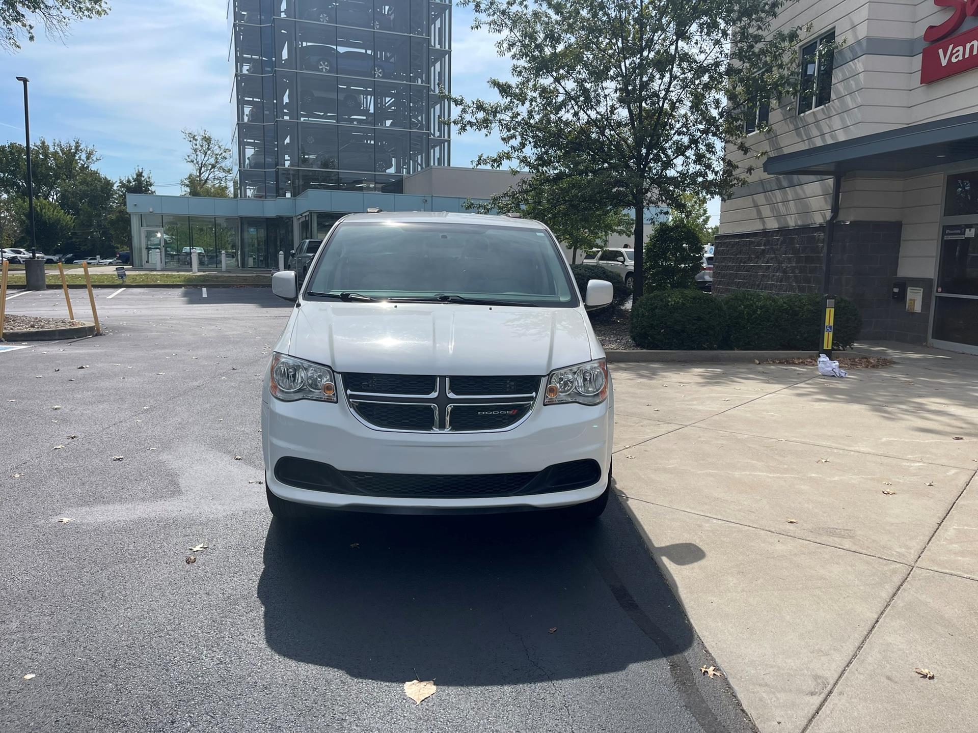 PRE OWNED 2016 Dodge Grand Caravan SXT