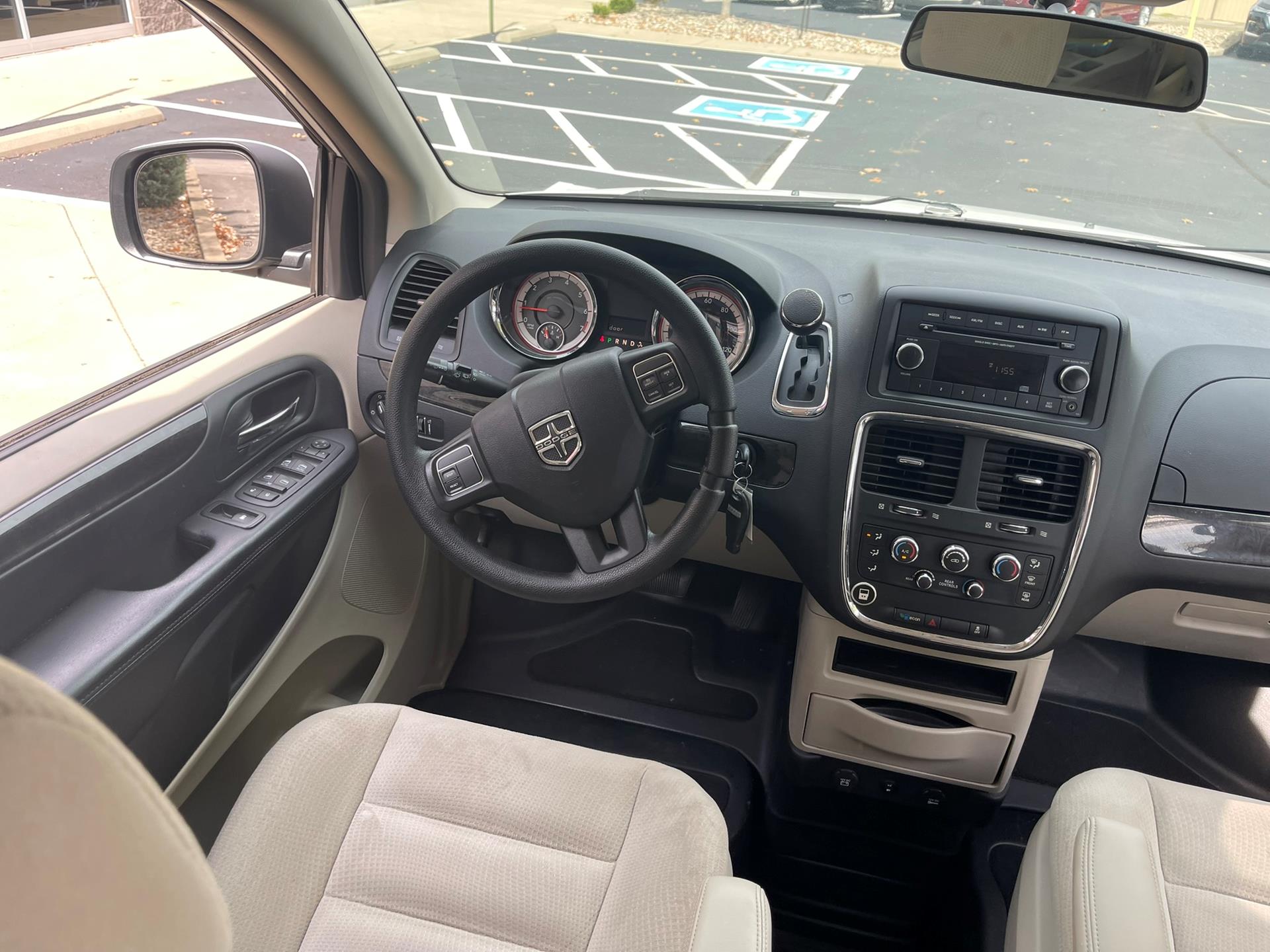 PRE OWNED 2016 Dodge Grand Caravan SXT