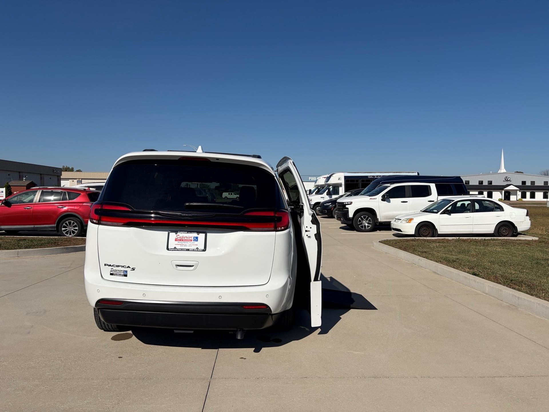 PRE OWNED 2021 Chrysler Pacifica Touring L