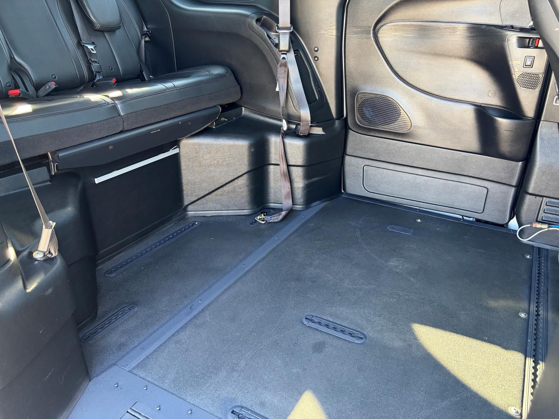 PRE OWNED 2021 Chrysler Pacifica Touring L