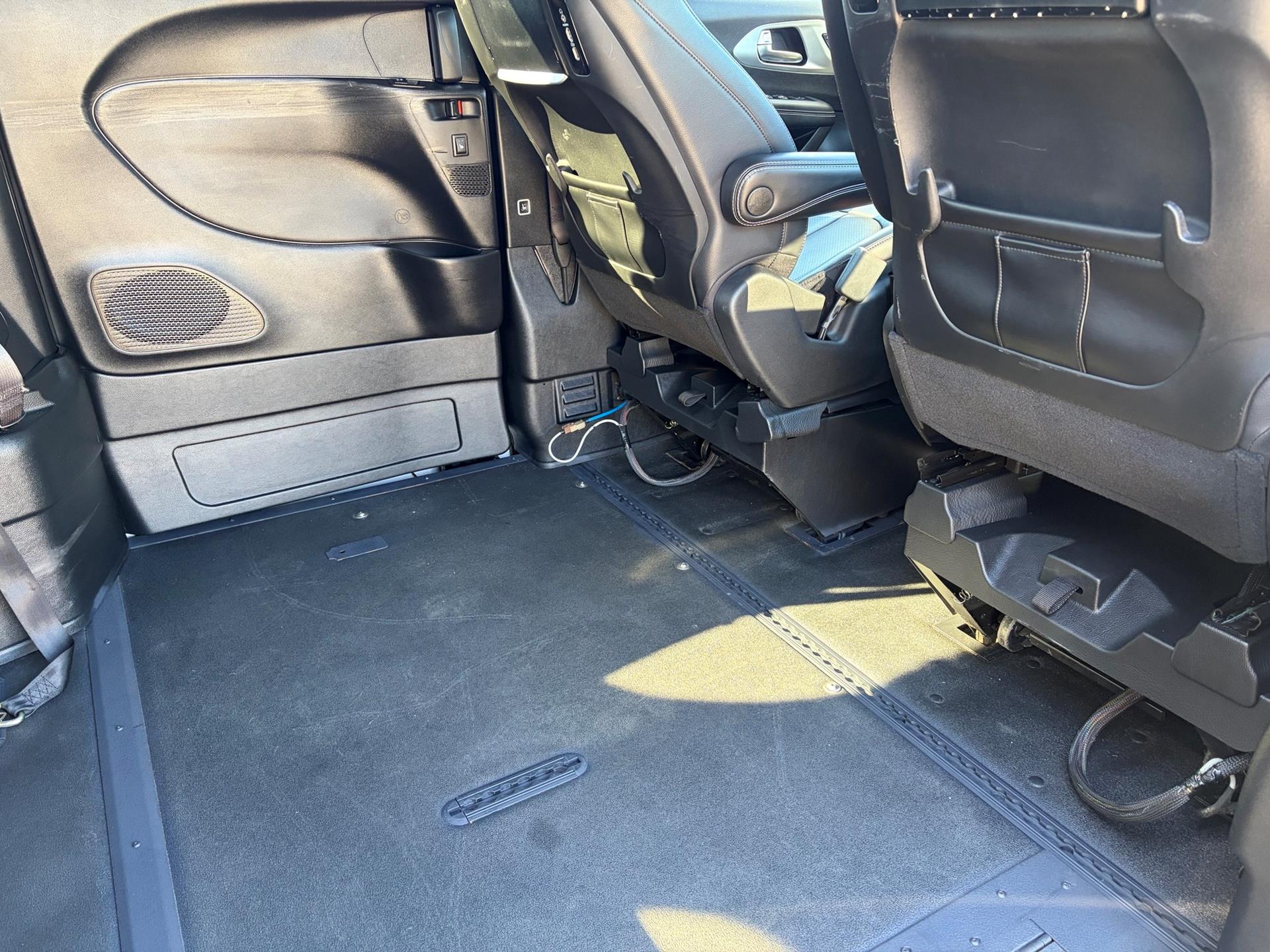 PRE OWNED 2021 Chrysler Pacifica Touring L