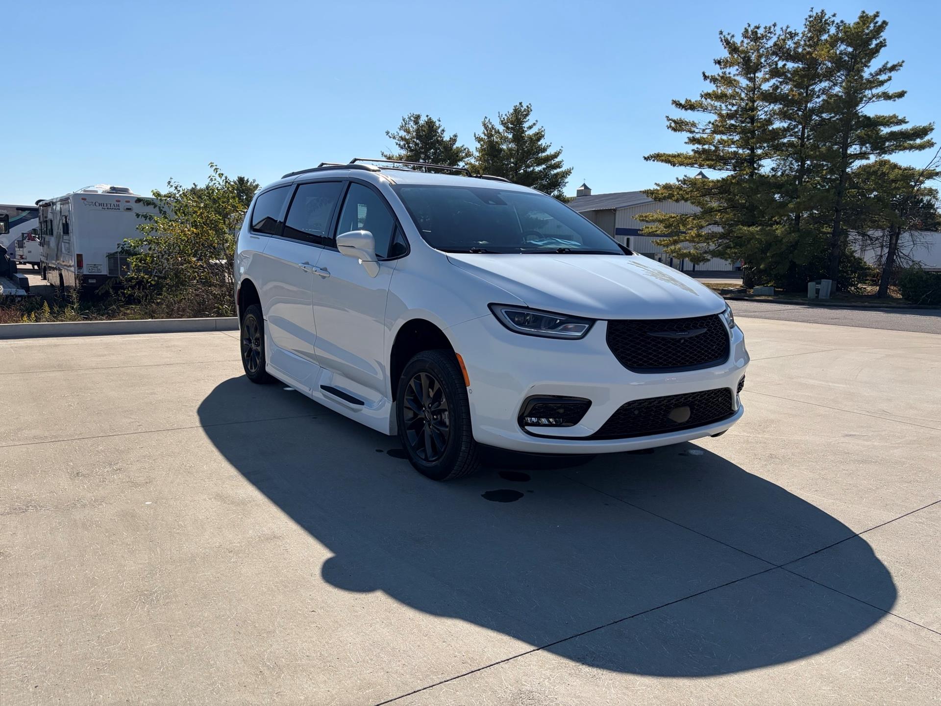 PRE OWNED 2021 Chrysler Pacifica Touring L