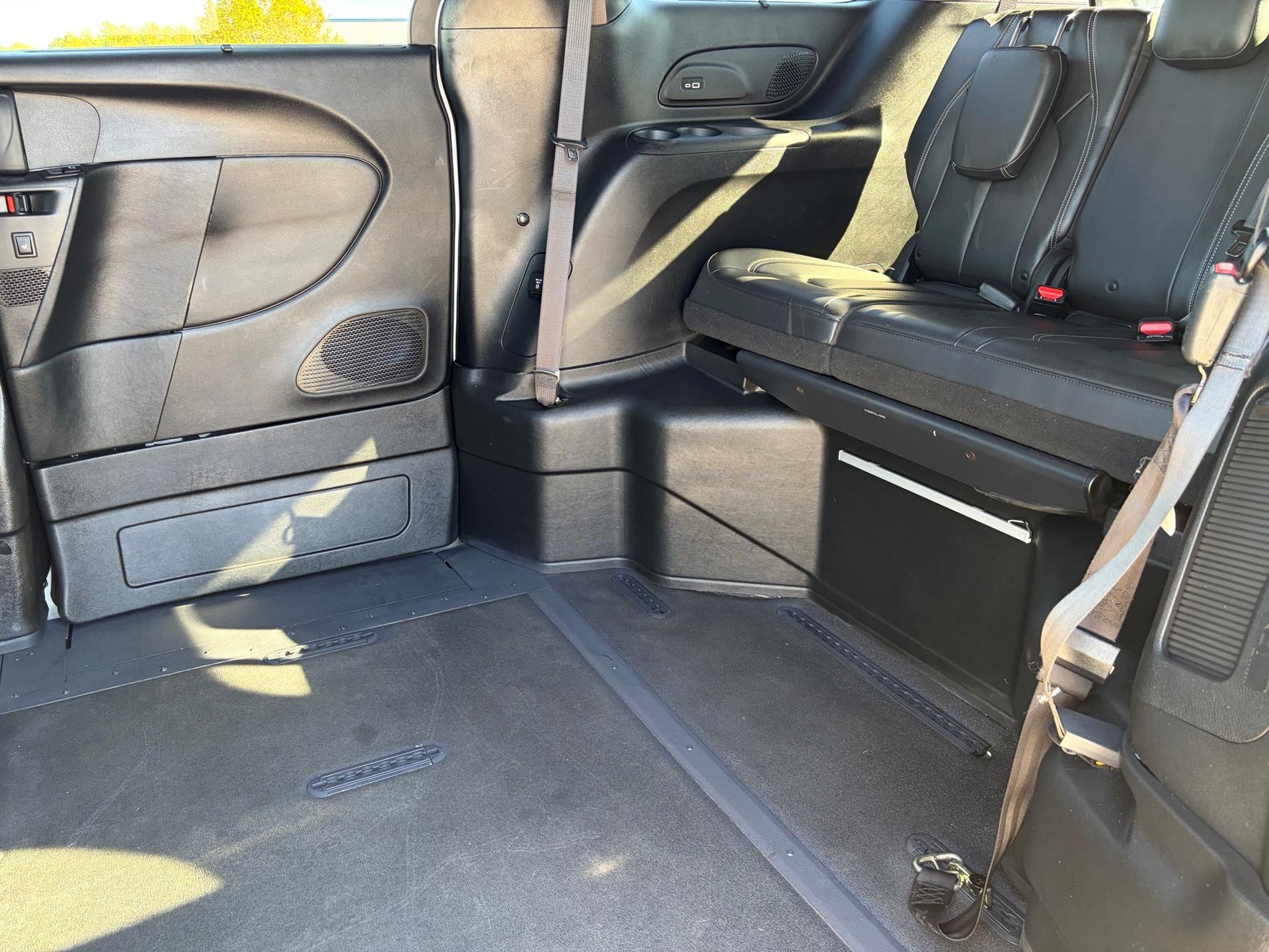 PRE OWNED 2021 Chrysler Pacifica Touring L
