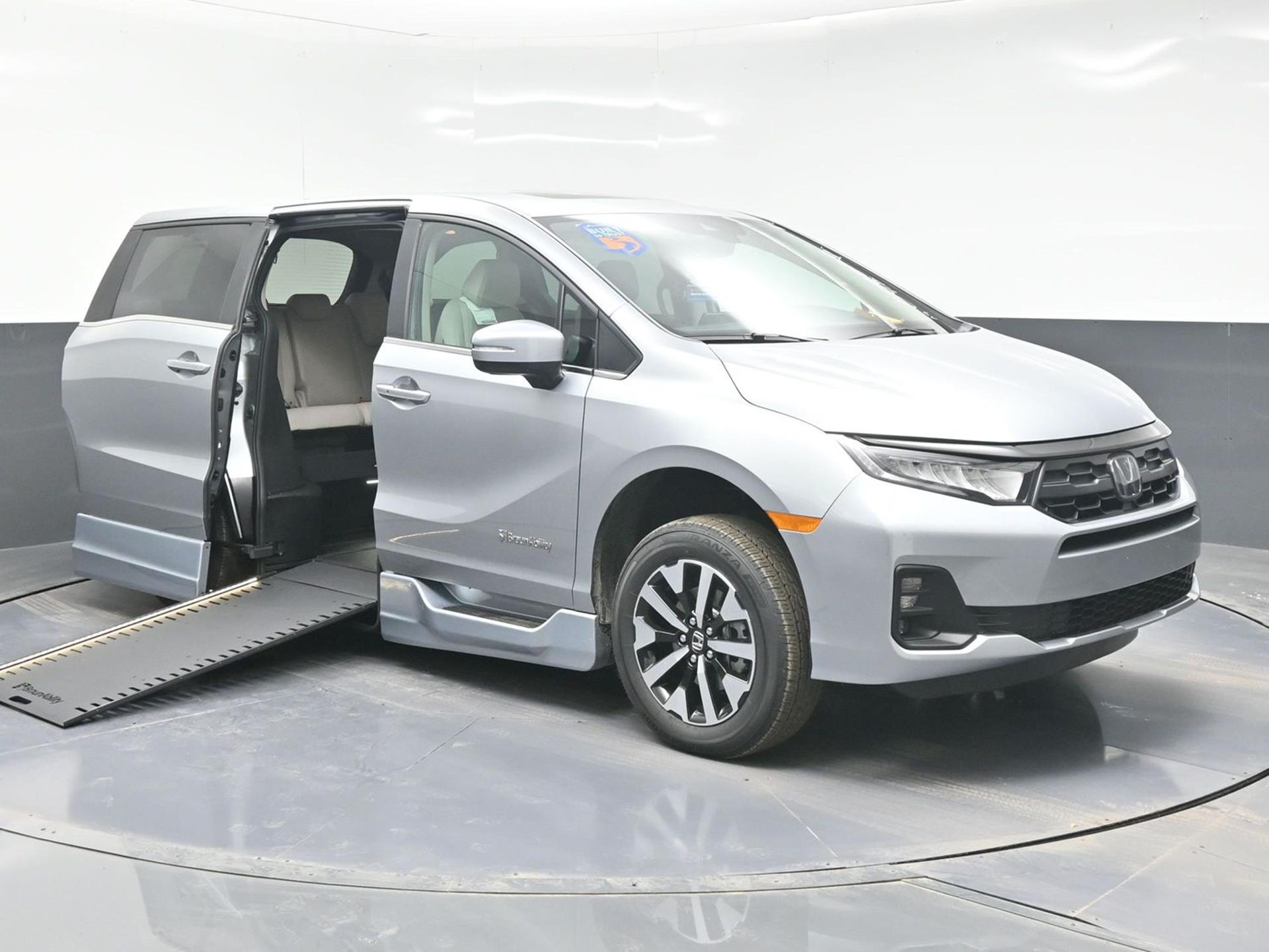 2026 Honda Odyssey EX-L's photo