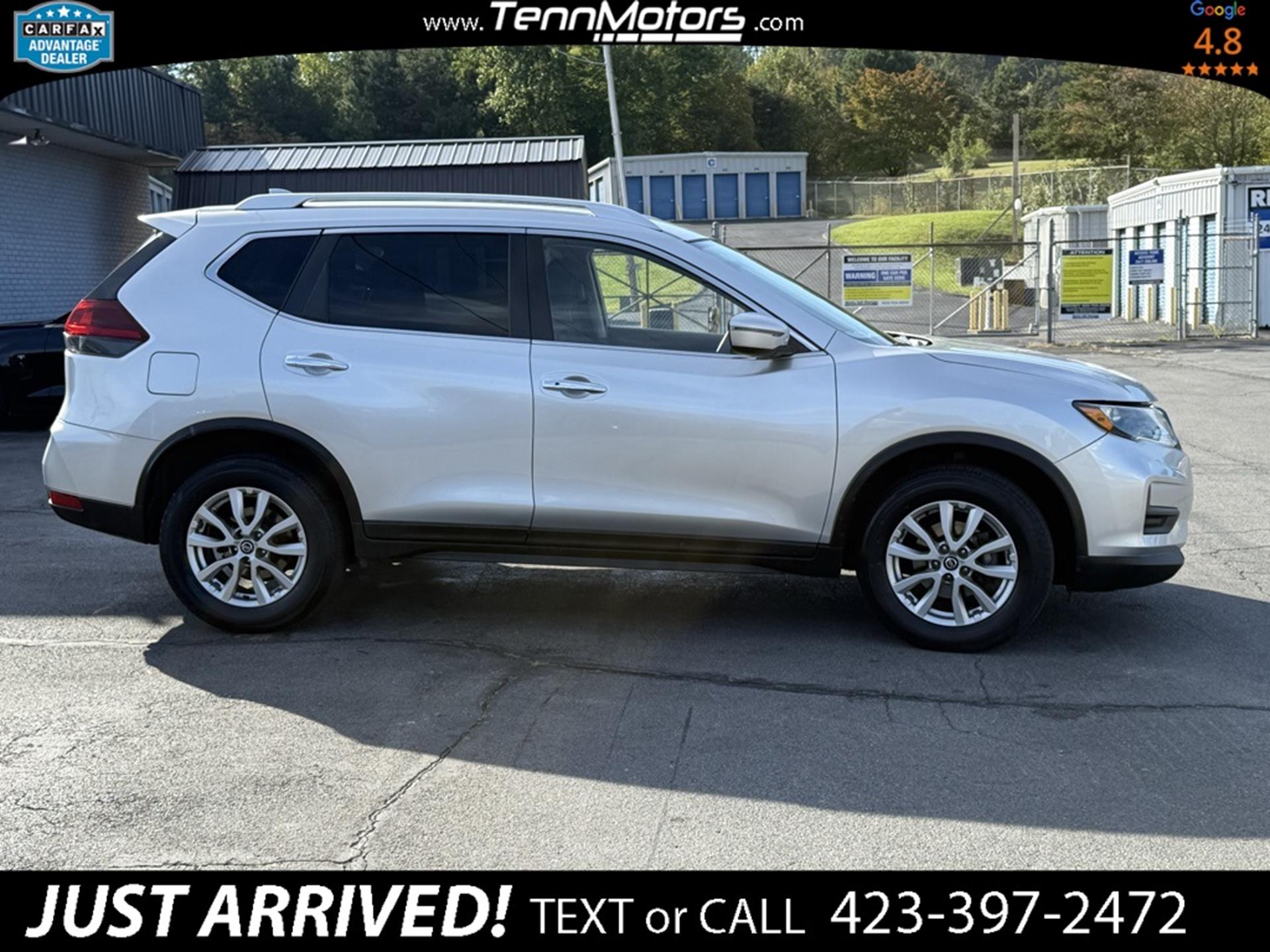 2020 Nissan Rogue SV photo 3