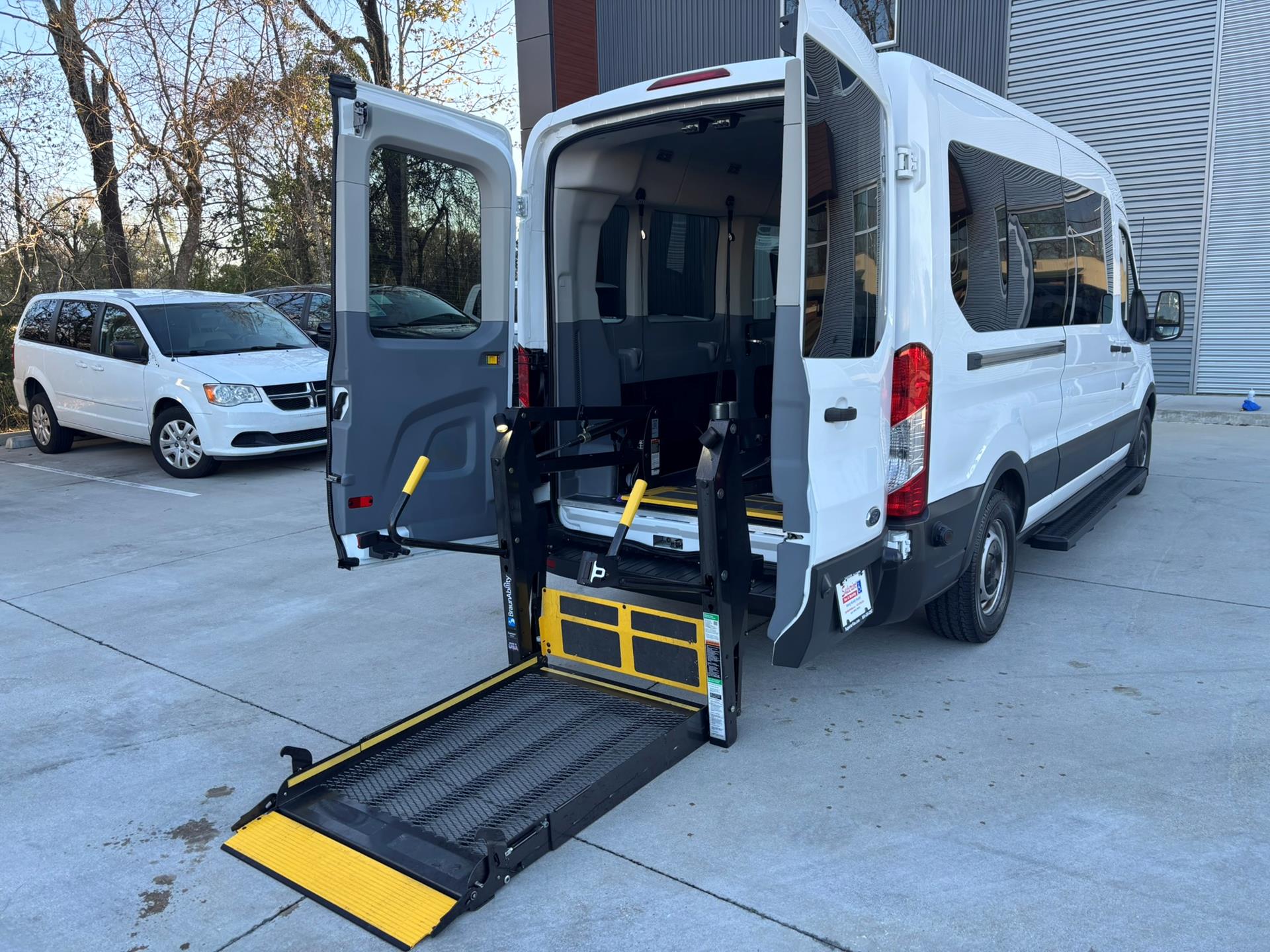 2017 Ford Transit Wagon XLT's photo